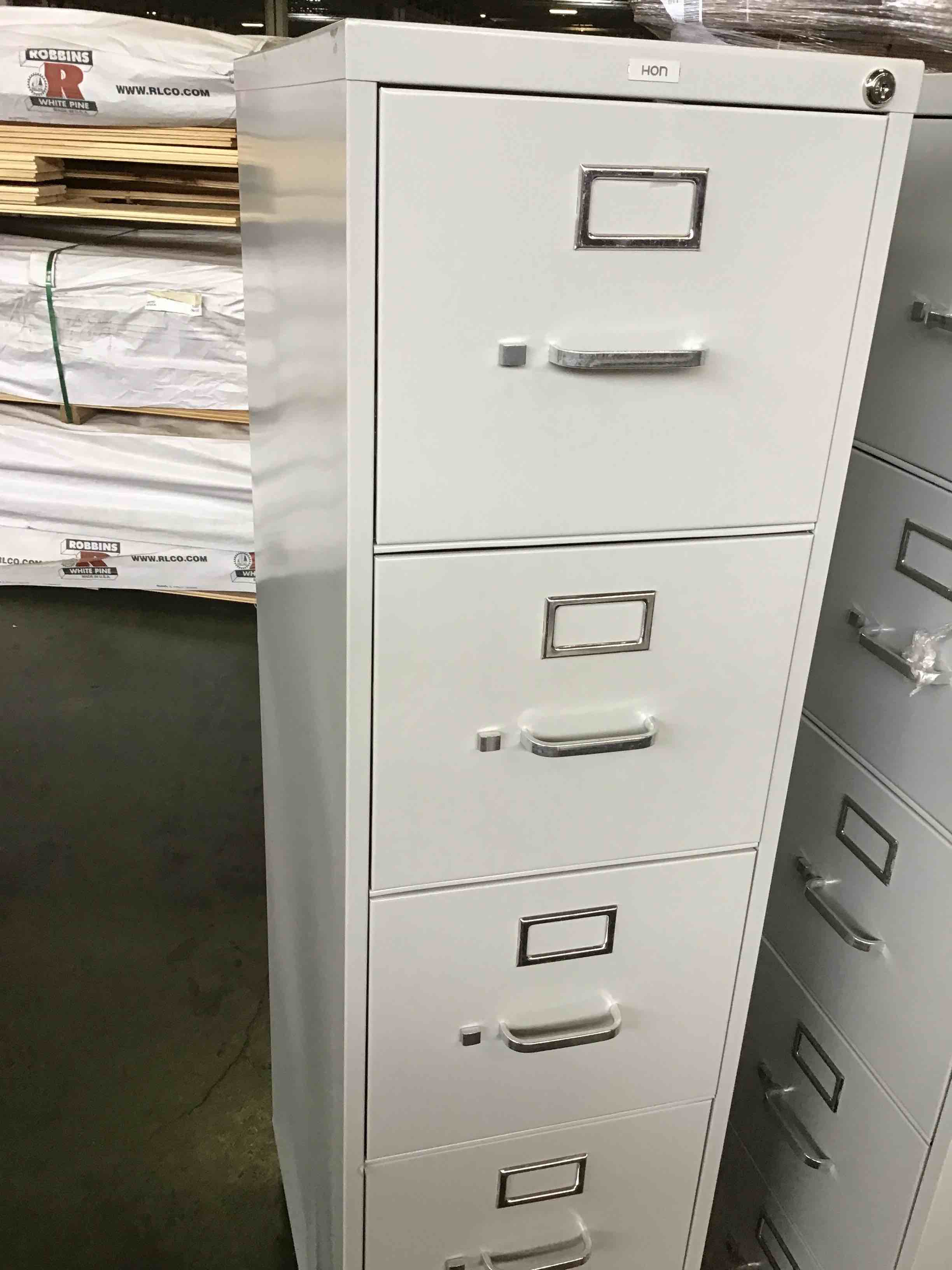 https://s3.amazonaws.com/lotting-images-prod/bidfta/YEL5132260_1686852840849.jpeg