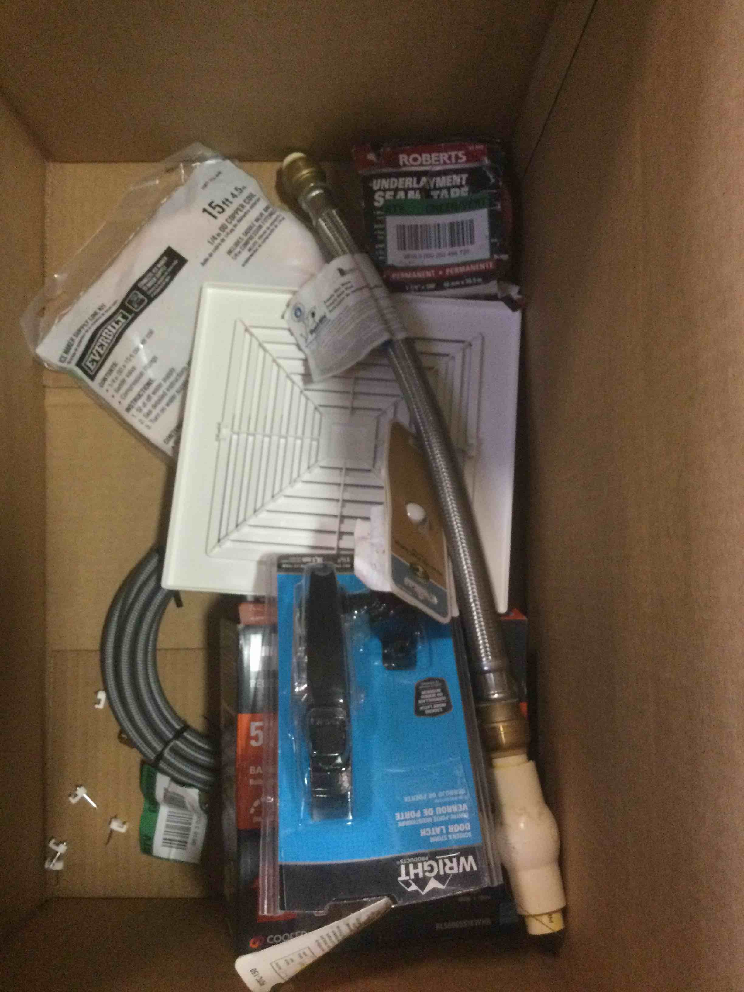 https://s3.amazonaws.com/lotting-images-prod/bidfta/YEL5132596_1687182937629.jpeg
