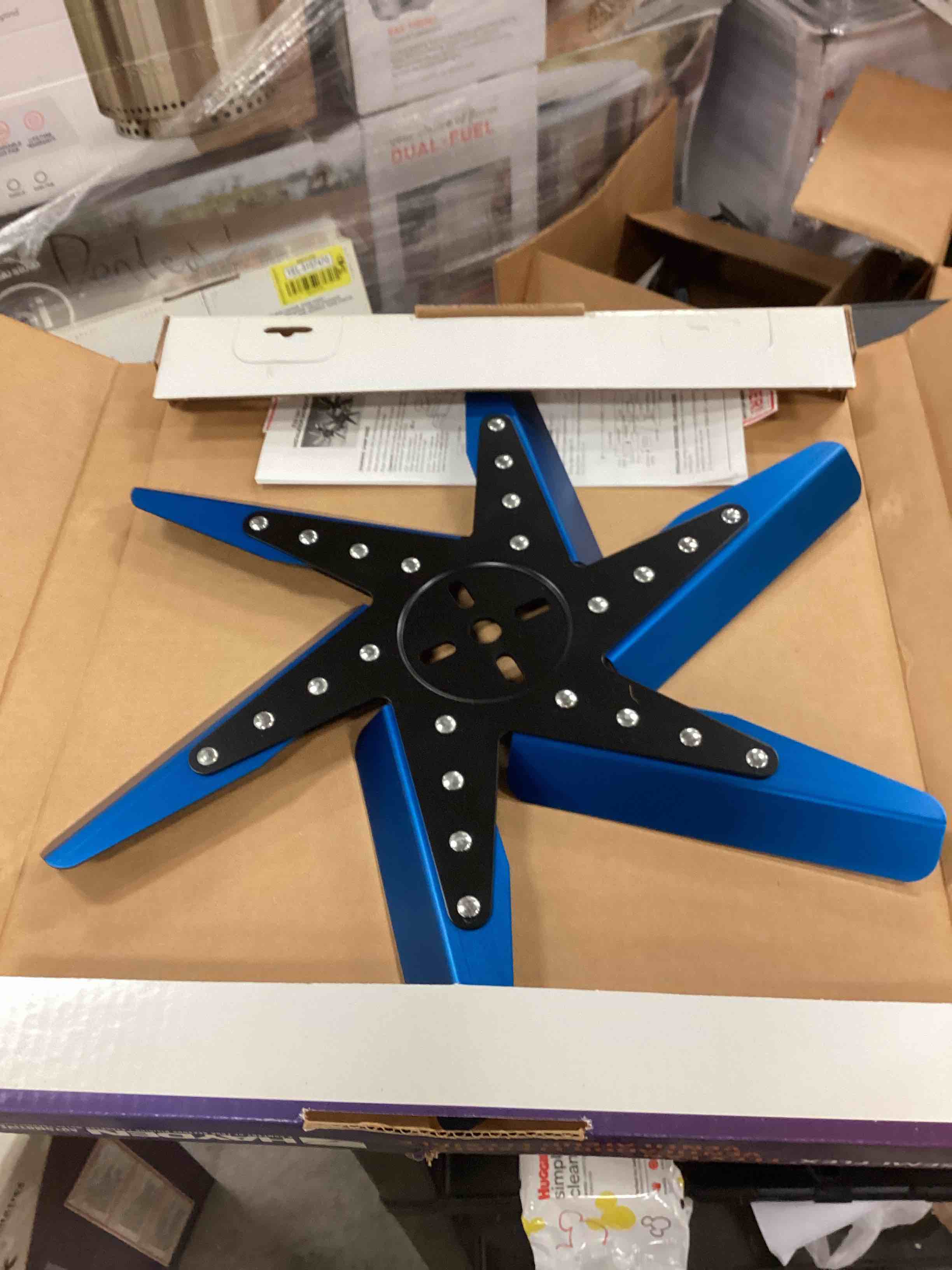 https://s3.amazonaws.com/lotting-images-prod/bidfta/YEL5157480_1696517128128.jpeg