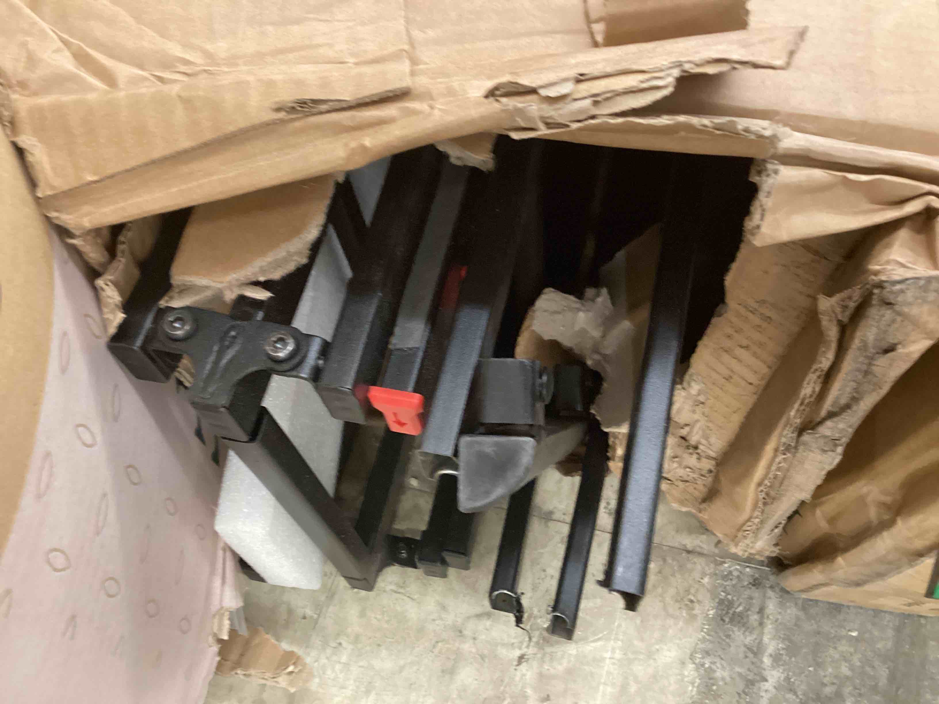 https://s3.amazonaws.com/lotting-images-prod/bidfta/YEL5158498_1698435164989.jpeg
