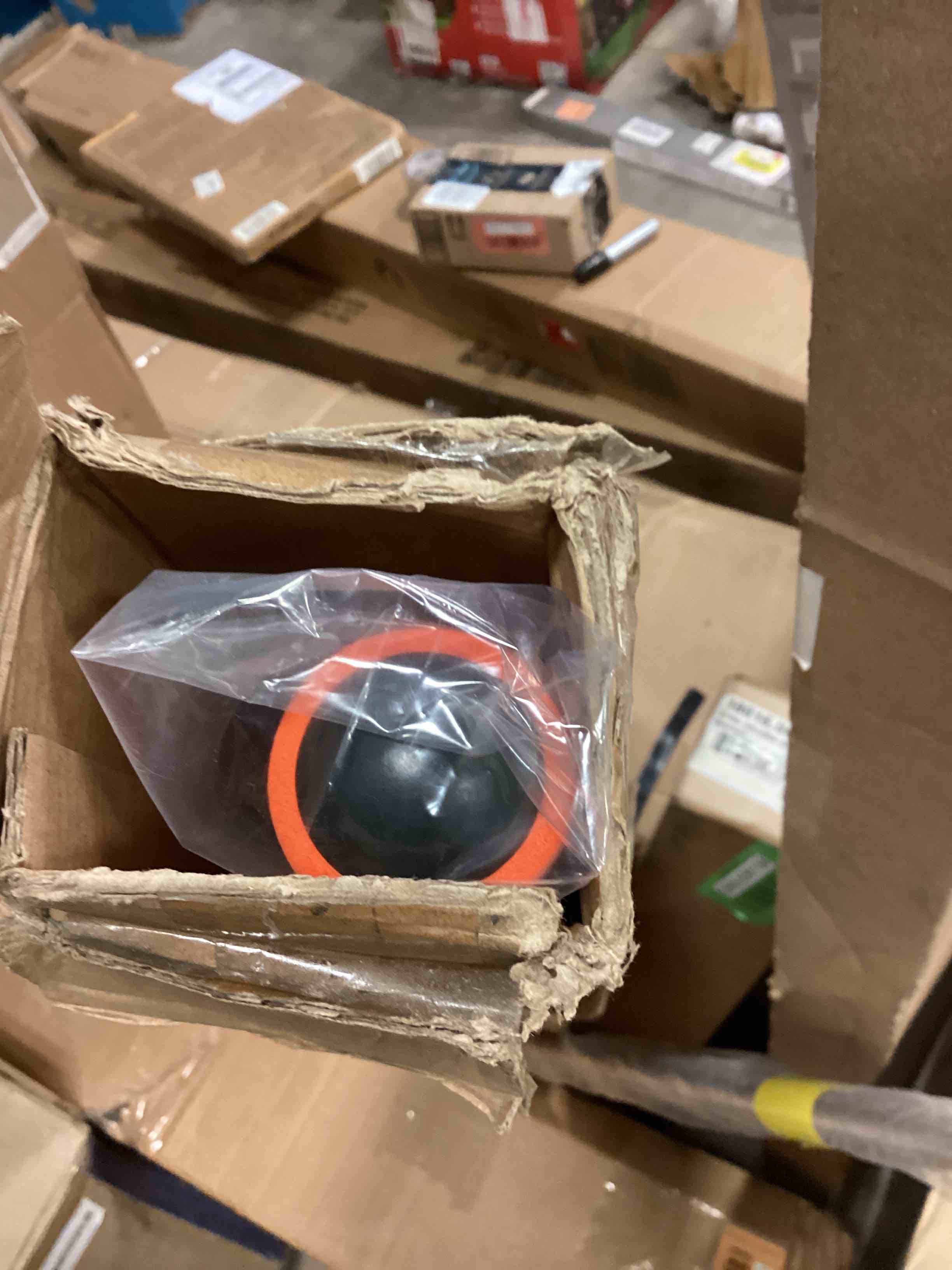 https://s3.amazonaws.com/lotting-images-prod/bidfta/YEL5160284_1699193035431.jpeg
