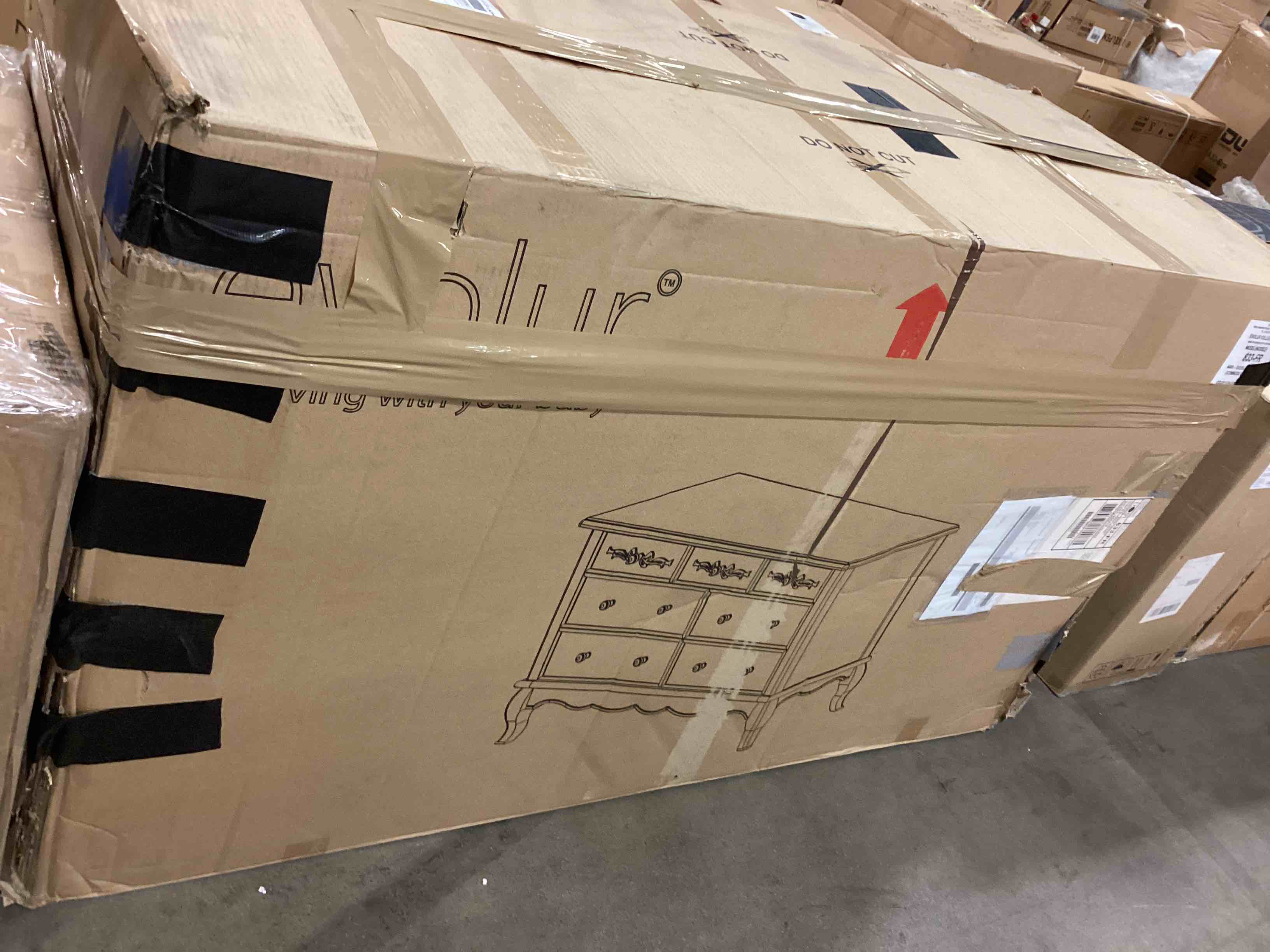https://s3.amazonaws.com/lotting-images-prod/bidfta/YEL5160315_1699196880254.jpeg