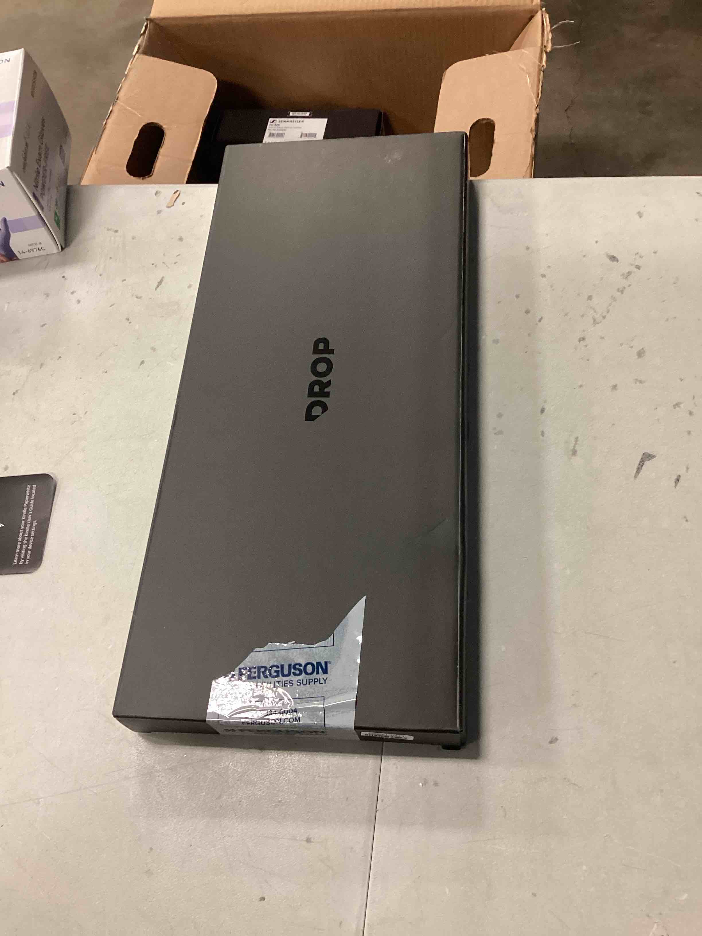 https://s3.amazonaws.com/lotting-images-prod/bidfta/YEL5161907_1709063597215.jpeg