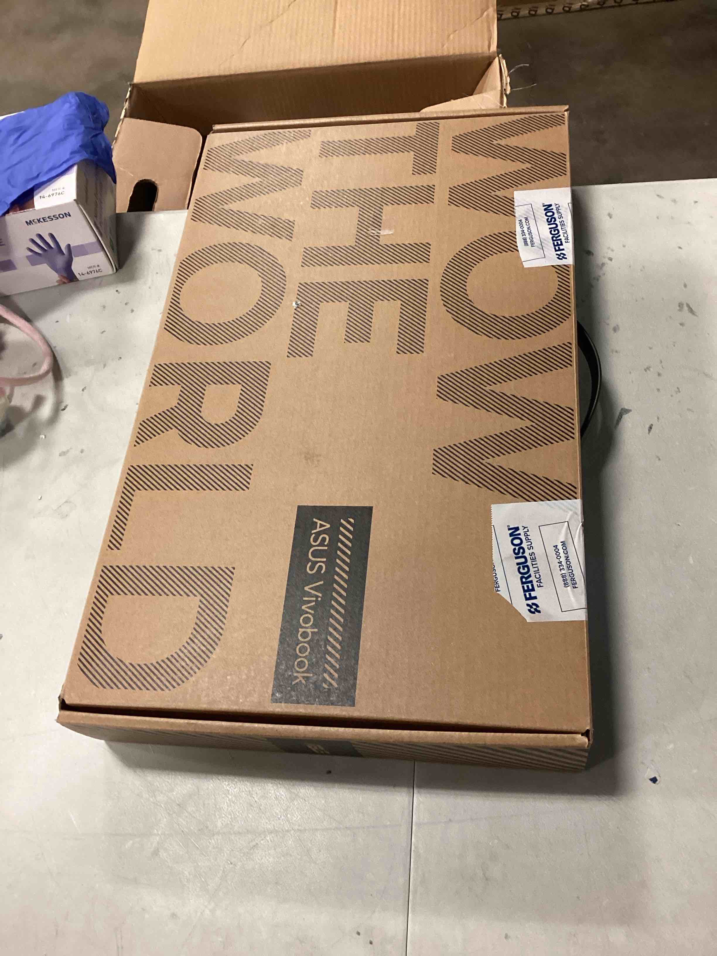 https://s3.amazonaws.com/lotting-images-prod/bidfta/YEL5161910_1709066137193.jpeg