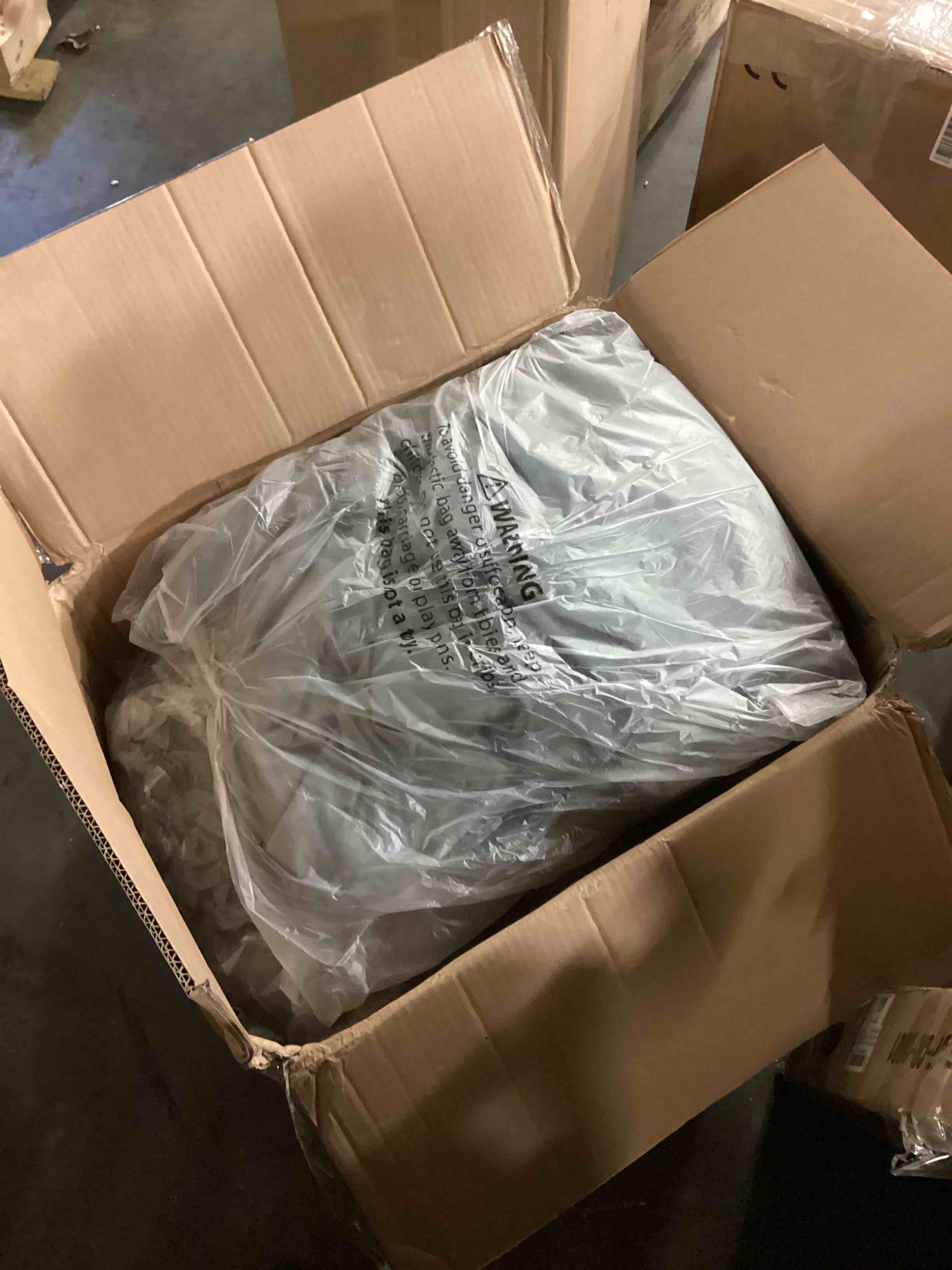 https://s3.amazonaws.com/lotting-images-prod/bidfta/YEL5162210_1699015216931.jpeg