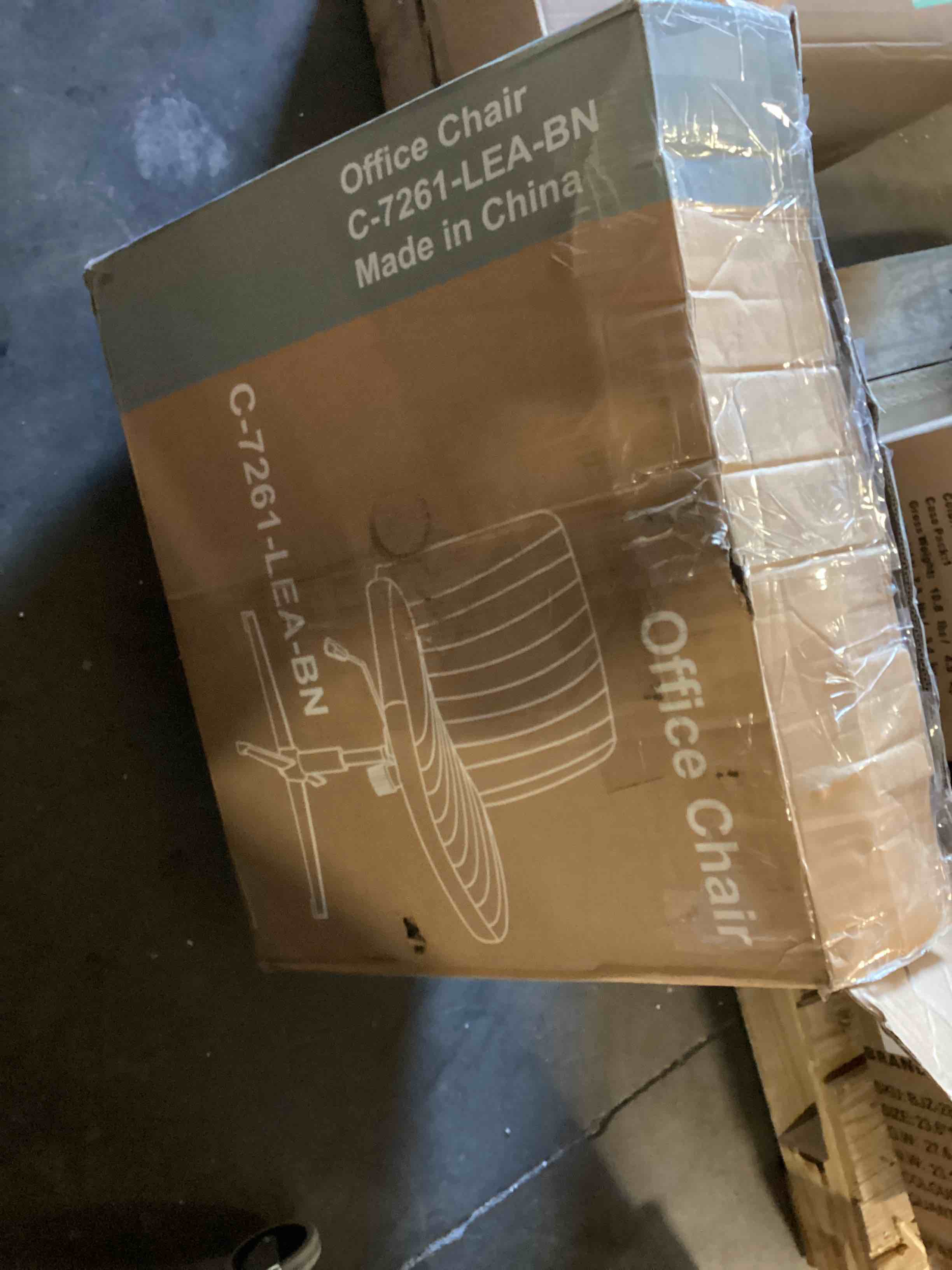 https://s3.amazonaws.com/lotting-images-prod/bidfta/YEL5162241_1699016718788.jpeg