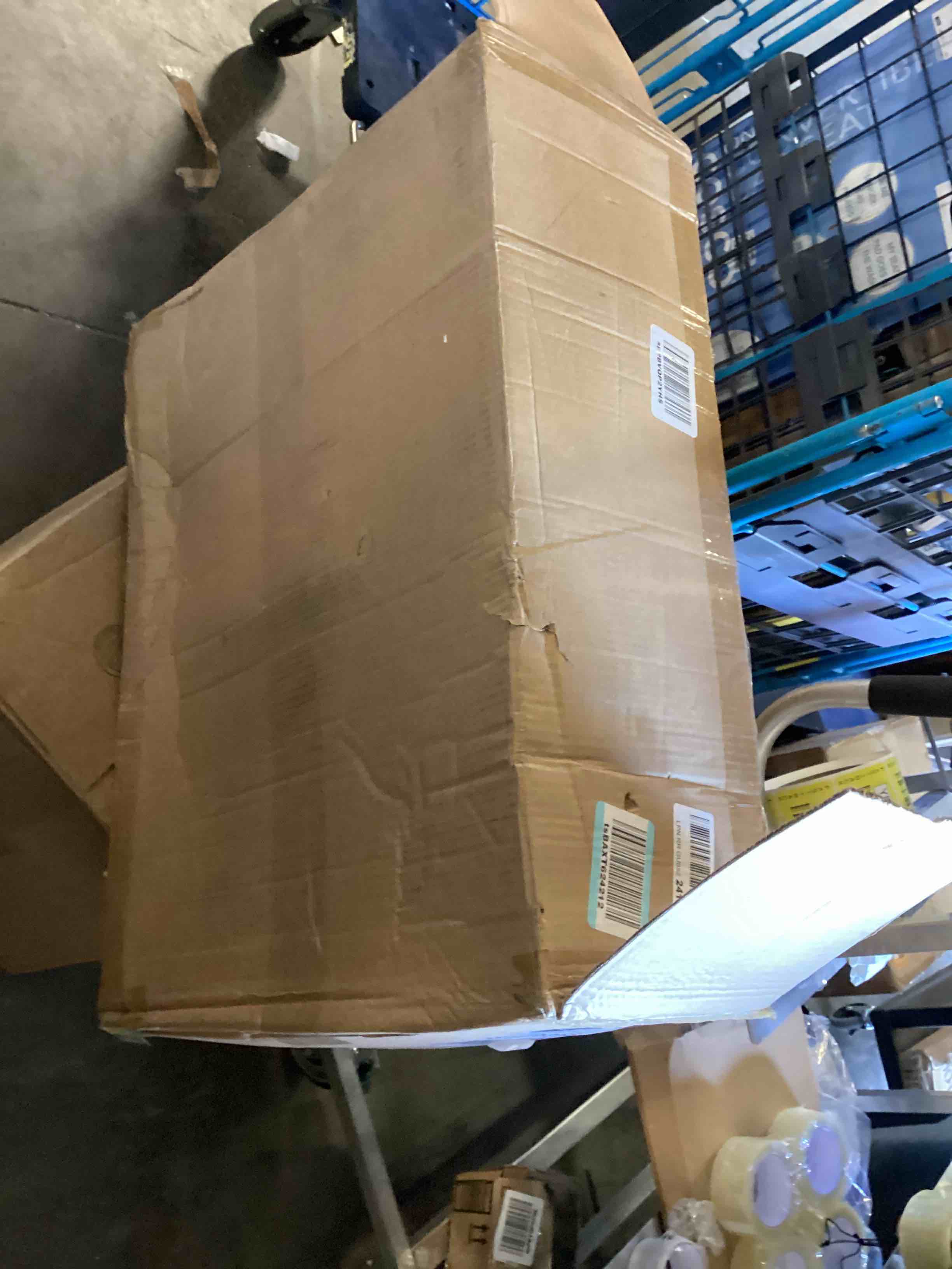 https://s3.amazonaws.com/lotting-images-prod/bidfta/YEL5162321_1699037595303.jpeg