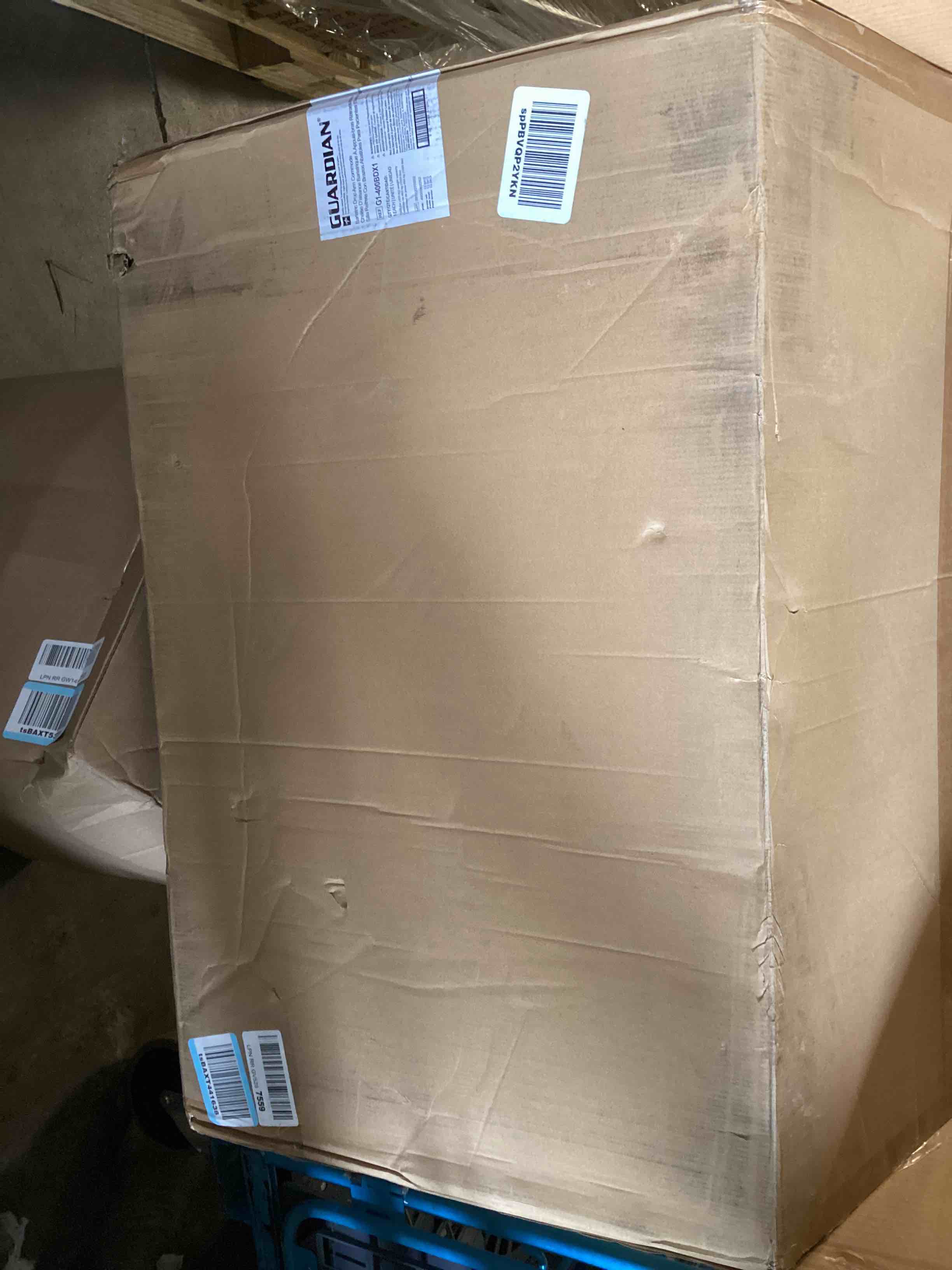 https://s3.amazonaws.com/lotting-images-prod/bidfta/YEL5162324_1699039436642.jpeg