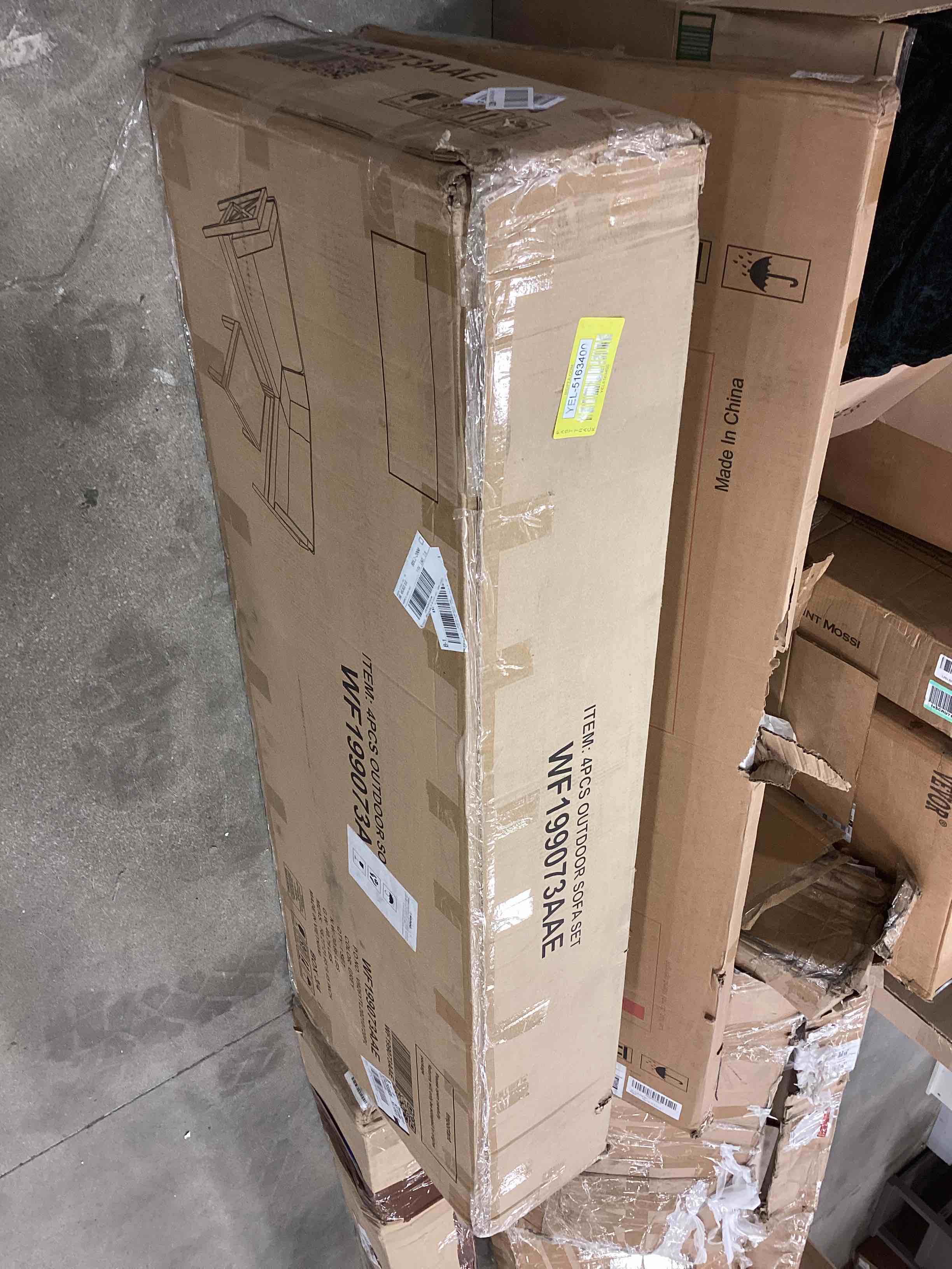 https://s3.amazonaws.com/lotting-images-prod/bidfta/YEL5163400_1699630613989.jpeg