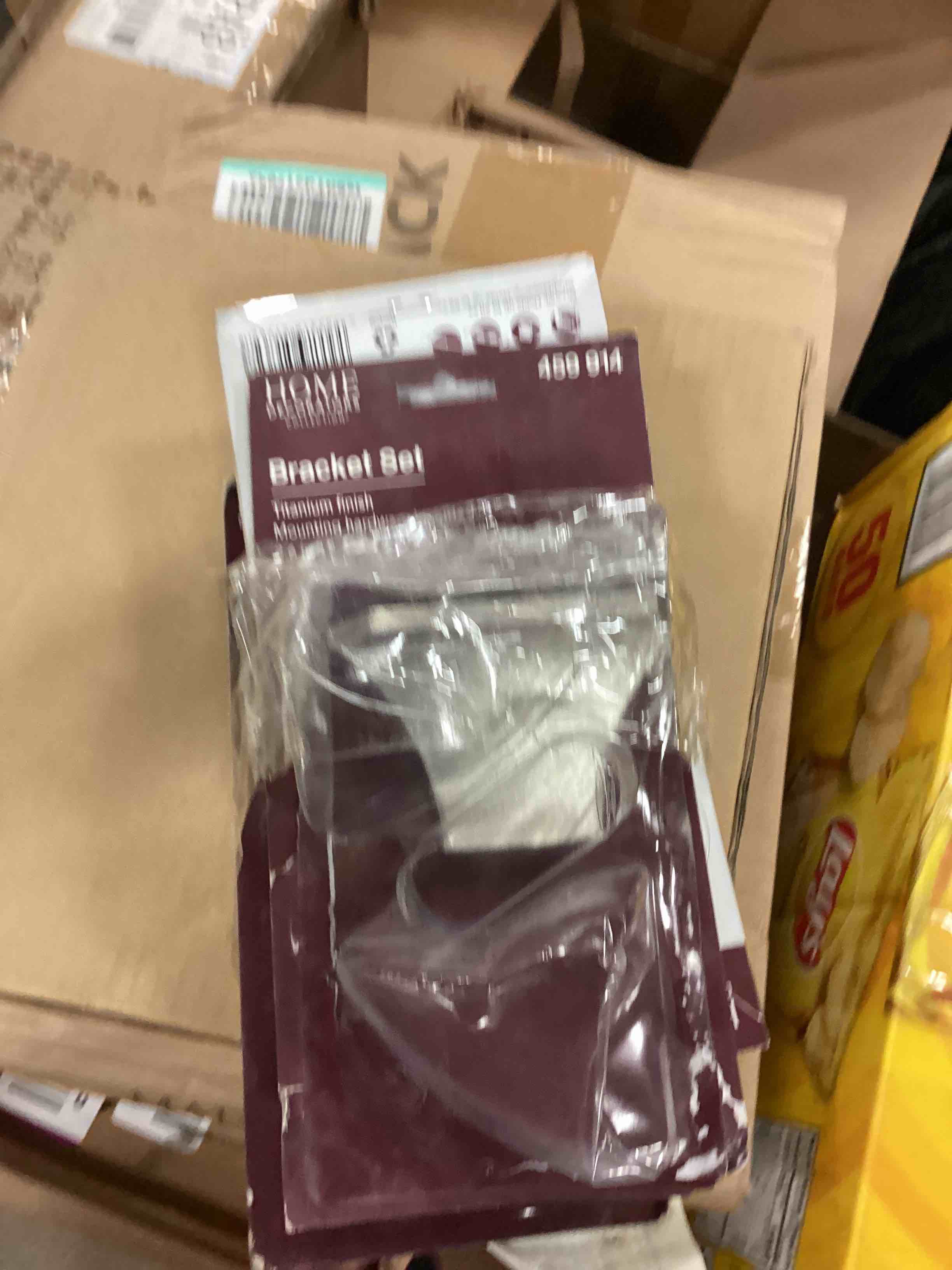https://s3.amazonaws.com/lotting-images-prod/bidfta/YEL5163414_1699635768241.jpeg