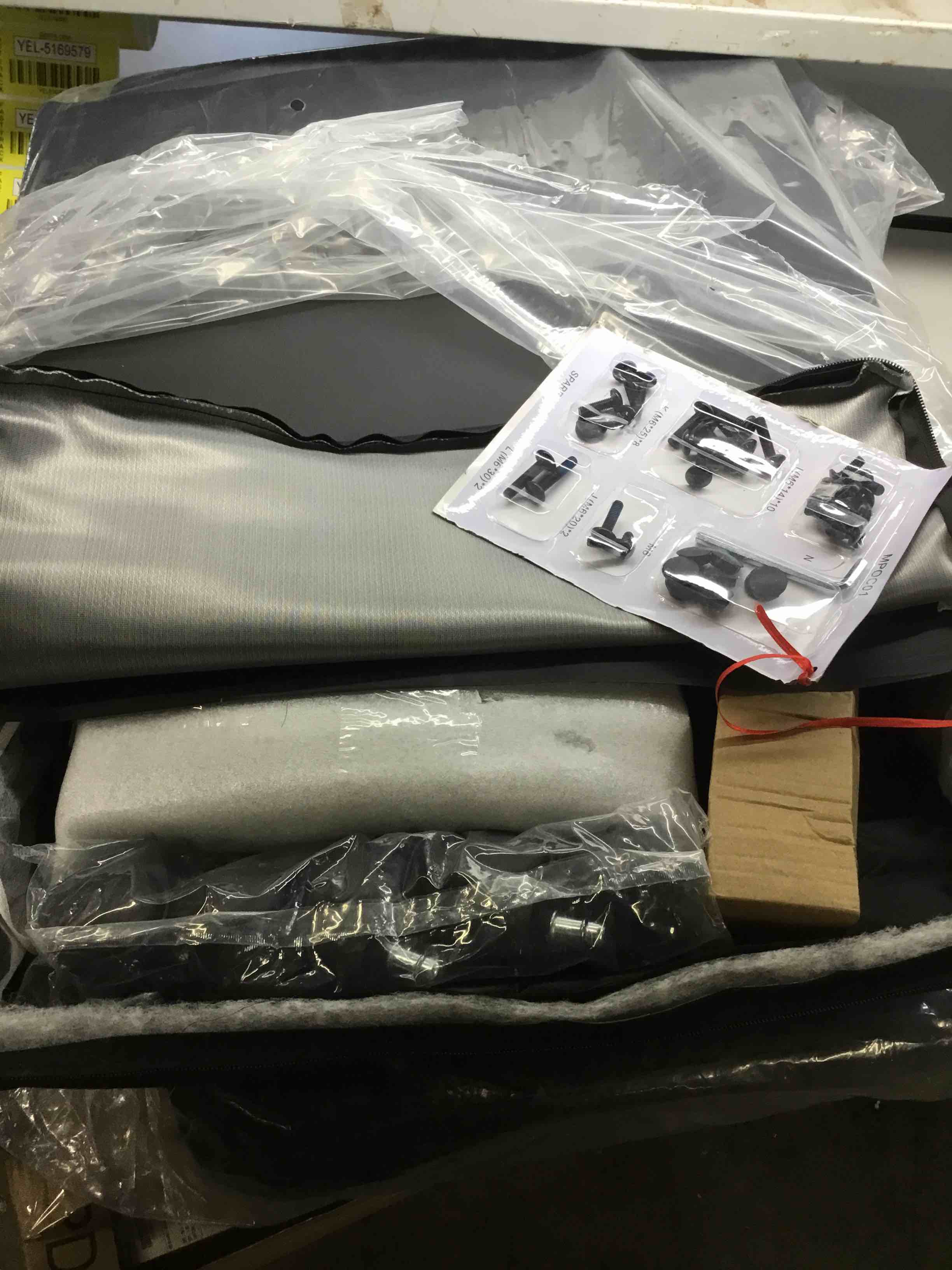 https://s3.amazonaws.com/lotting-images-prod/bidfta/YEL5169572_1703006019325.jpeg