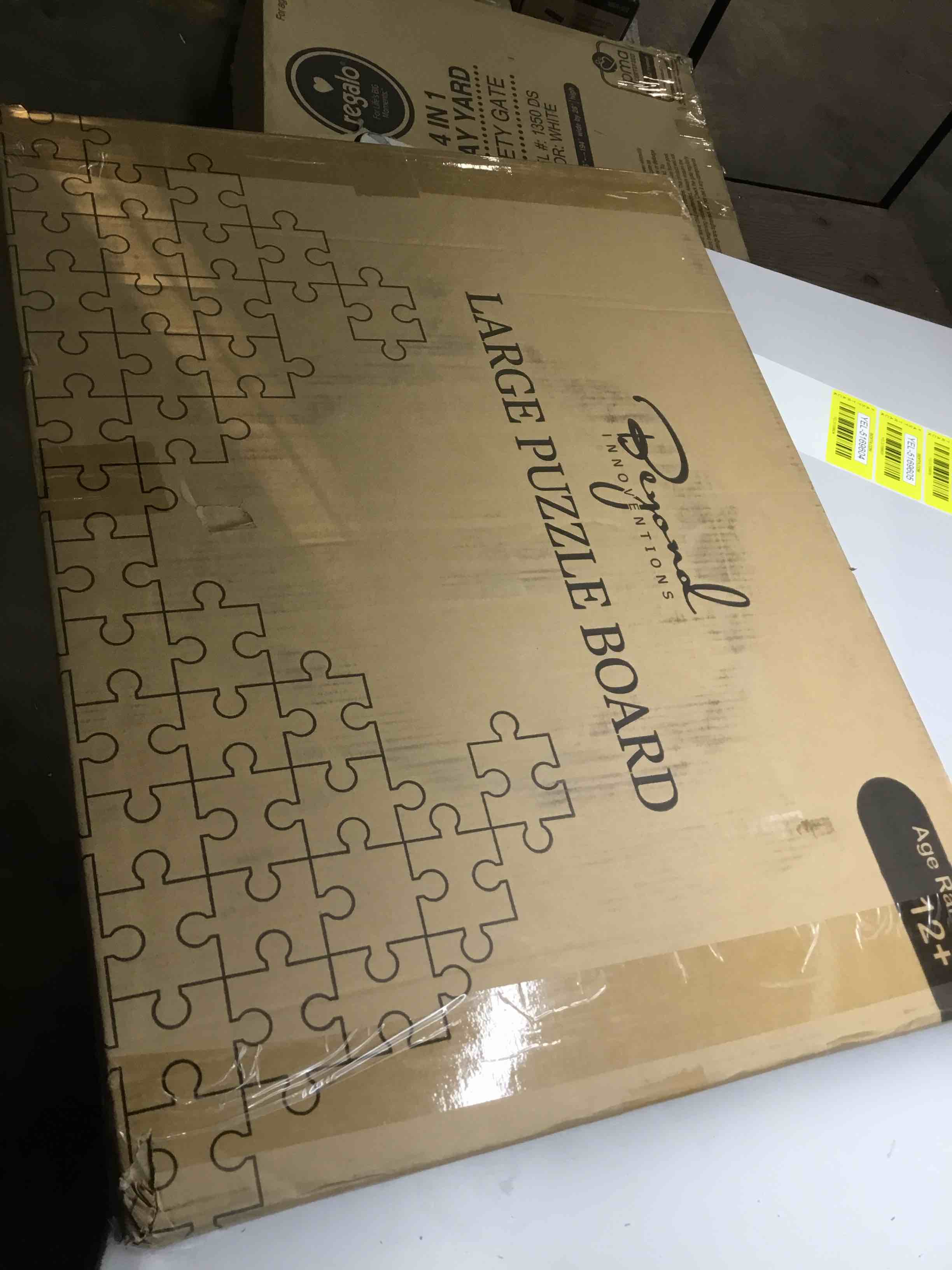 https://s3.amazonaws.com/lotting-images-prod/bidfta/YEL5169603_1703021876745.jpeg