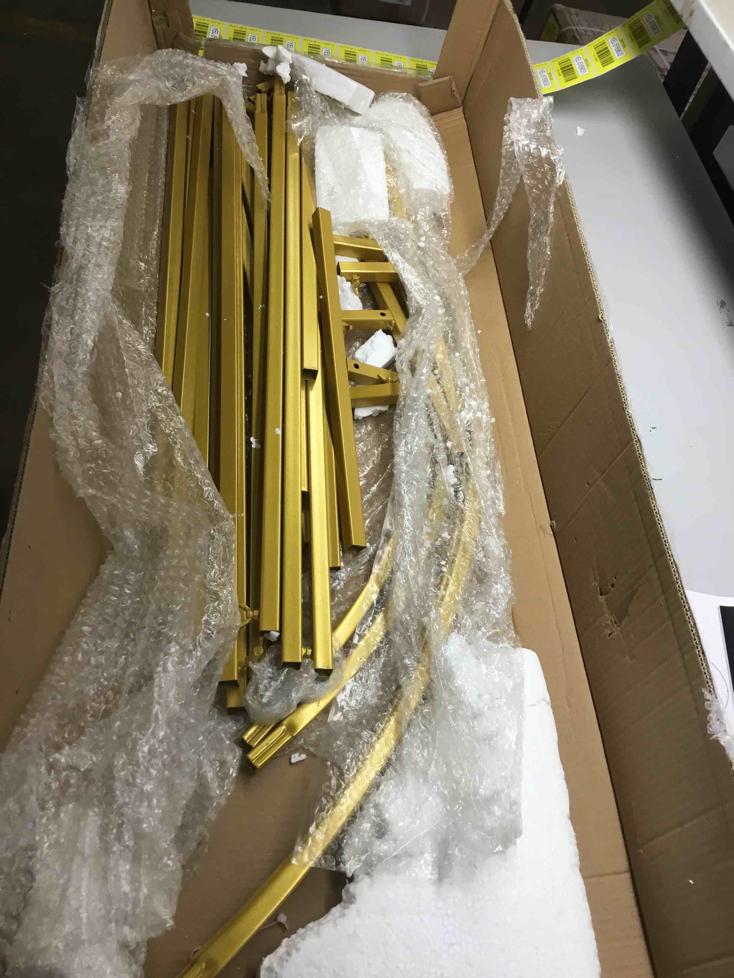 https://s3.amazonaws.com/lotting-images-prod/bidfta/YEL5169620_1703092028106.jpeg