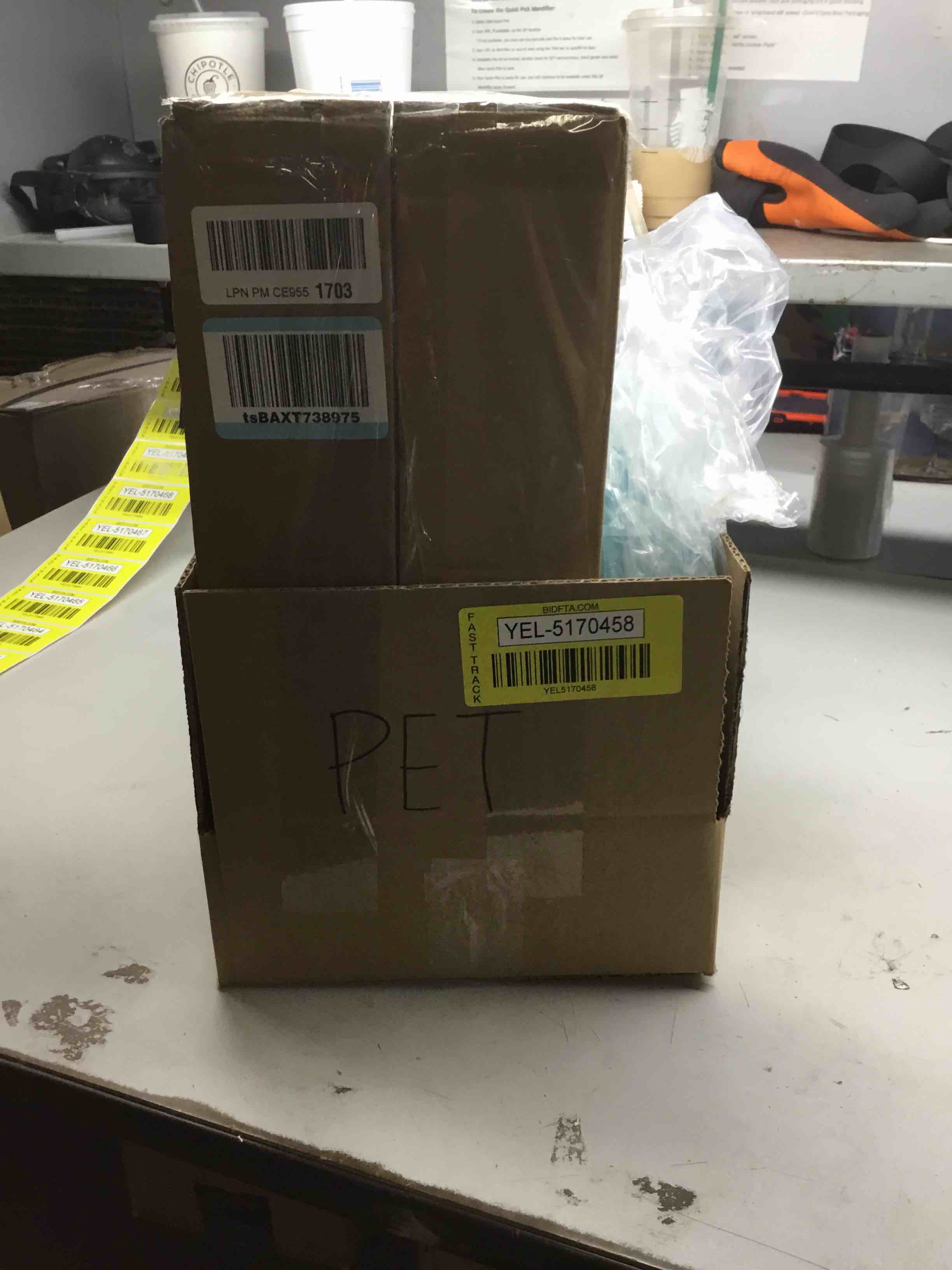 https://s3.amazonaws.com/lotting-images-prod/bidfta/YEL5170458_1709840624098.jpeg