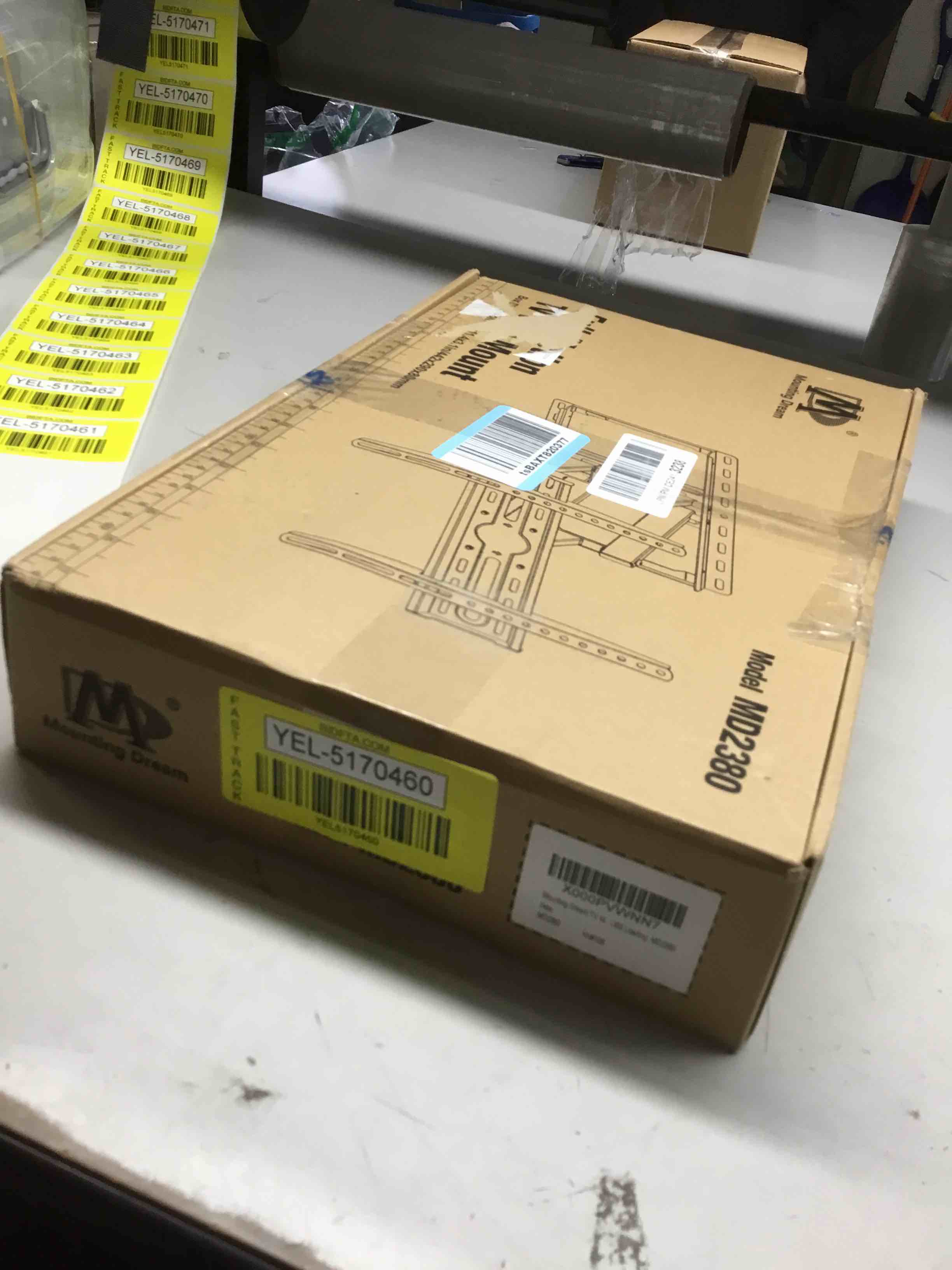 https://s3.amazonaws.com/lotting-images-prod/bidfta/YEL5170460_1709840910254.jpeg