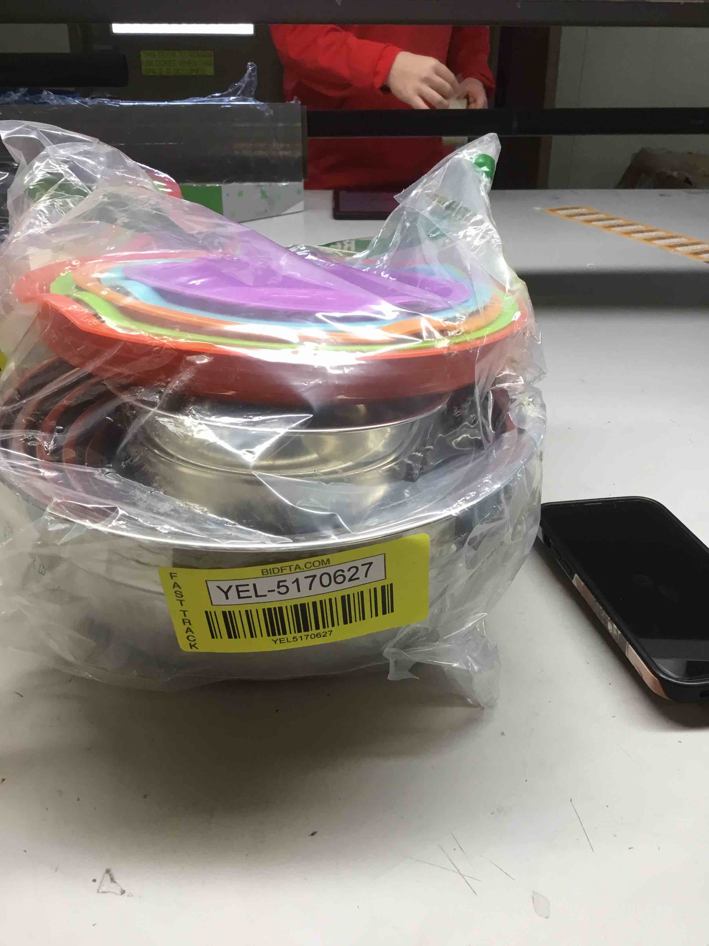 https://s3.amazonaws.com/lotting-images-prod/bidfta/YEL5170627_1710869302894.jpeg