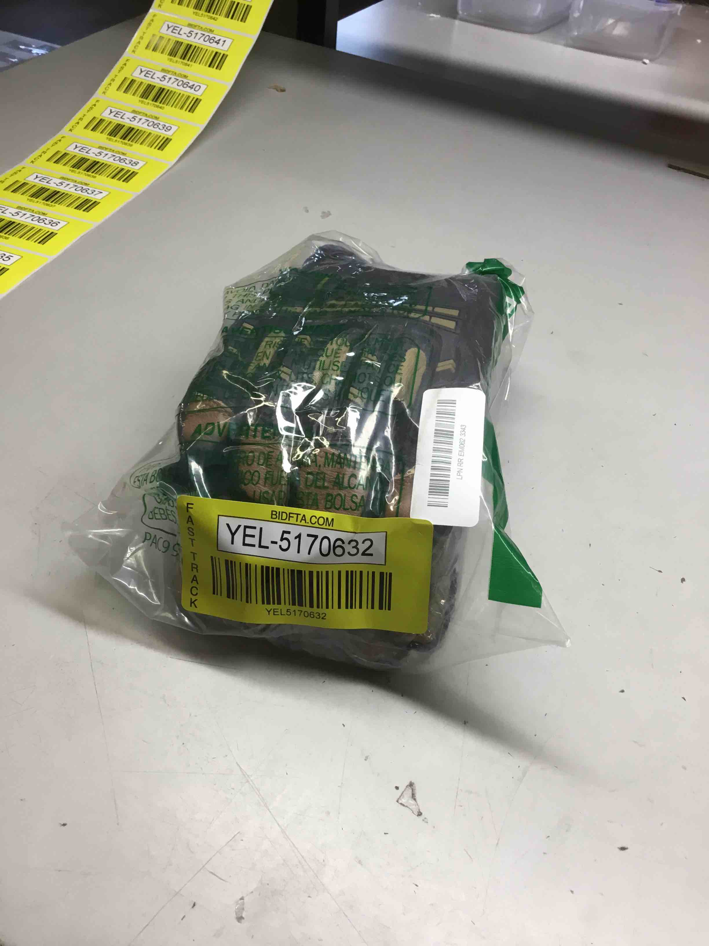 https://s3.amazonaws.com/lotting-images-prod/bidfta/YEL5170632_1710870214866.jpeg