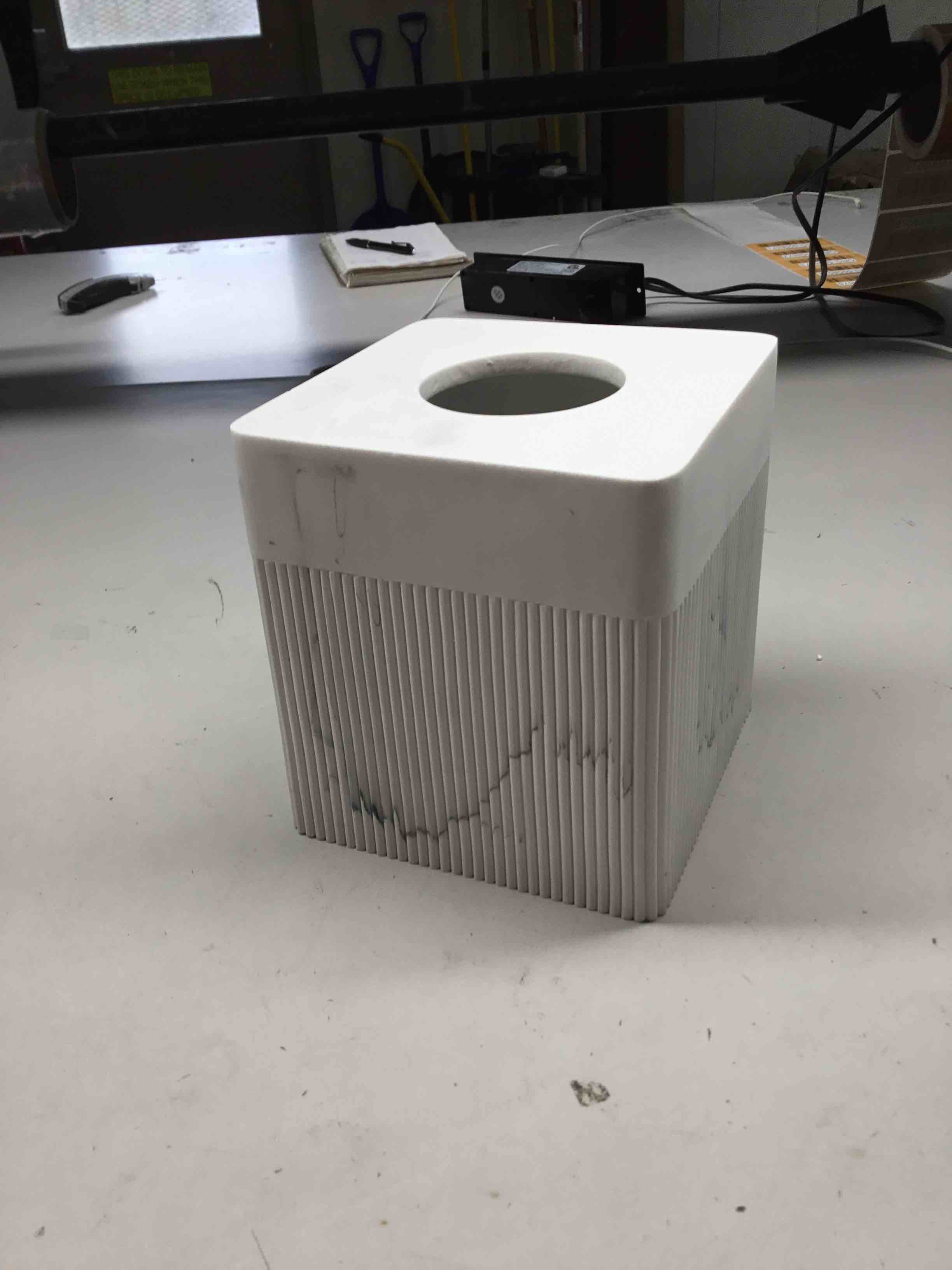 https://s3.amazonaws.com/lotting-images-prod/bidfta/YEL5170908_1711373622300.jpeg