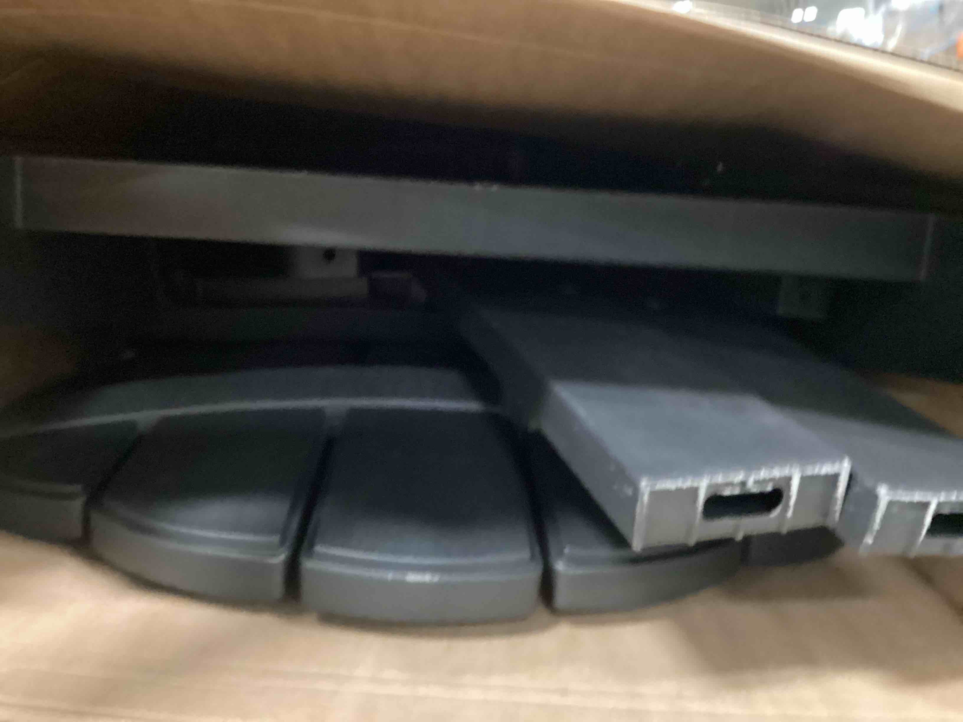 https://s3.amazonaws.com/lotting-images-prod/bidfta/YEL5172904_1723035680144.jpeg