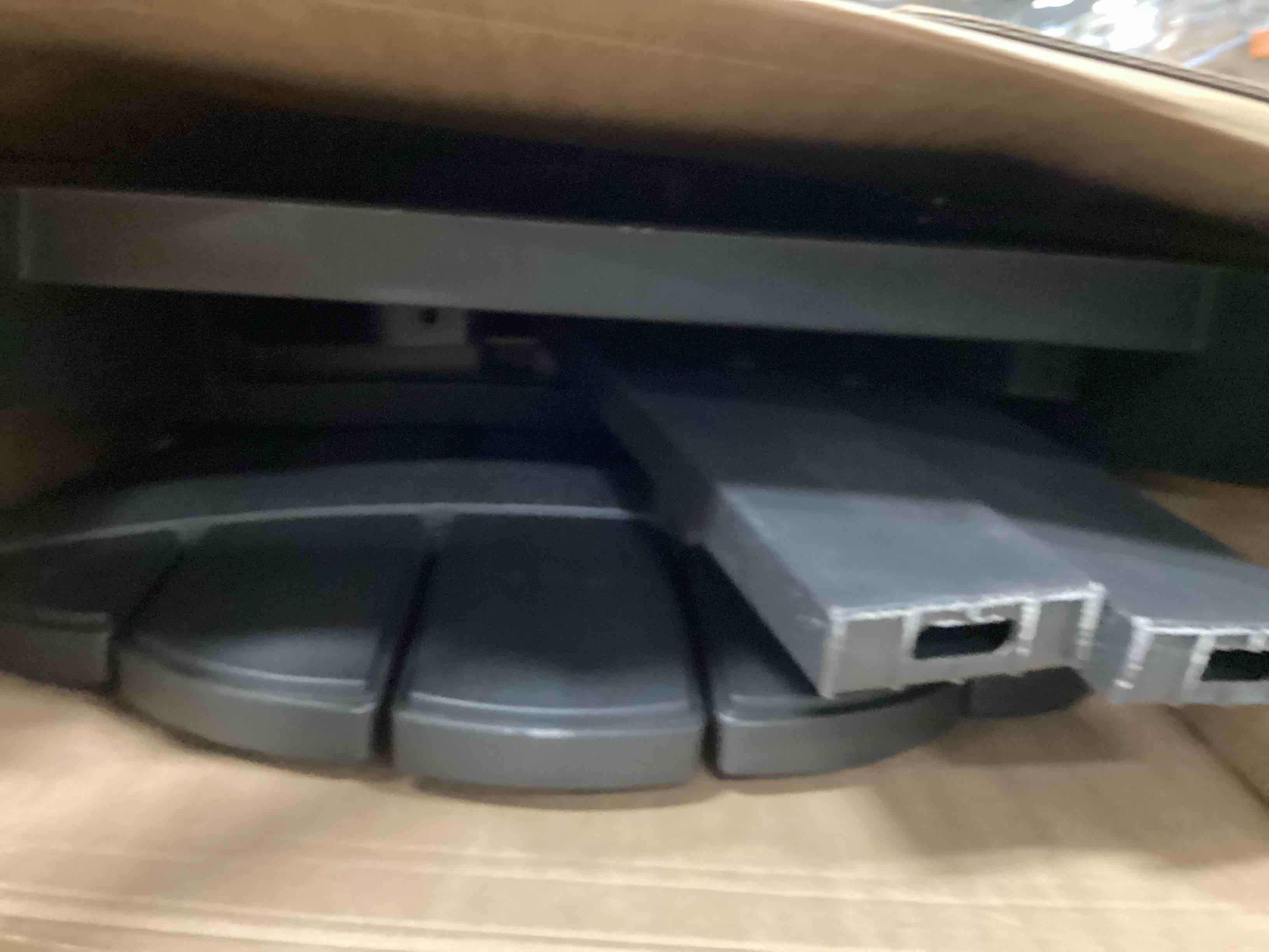 https://s3.amazonaws.com/lotting-images-prod/bidfta/YEL5172904_1723035681008.jpeg