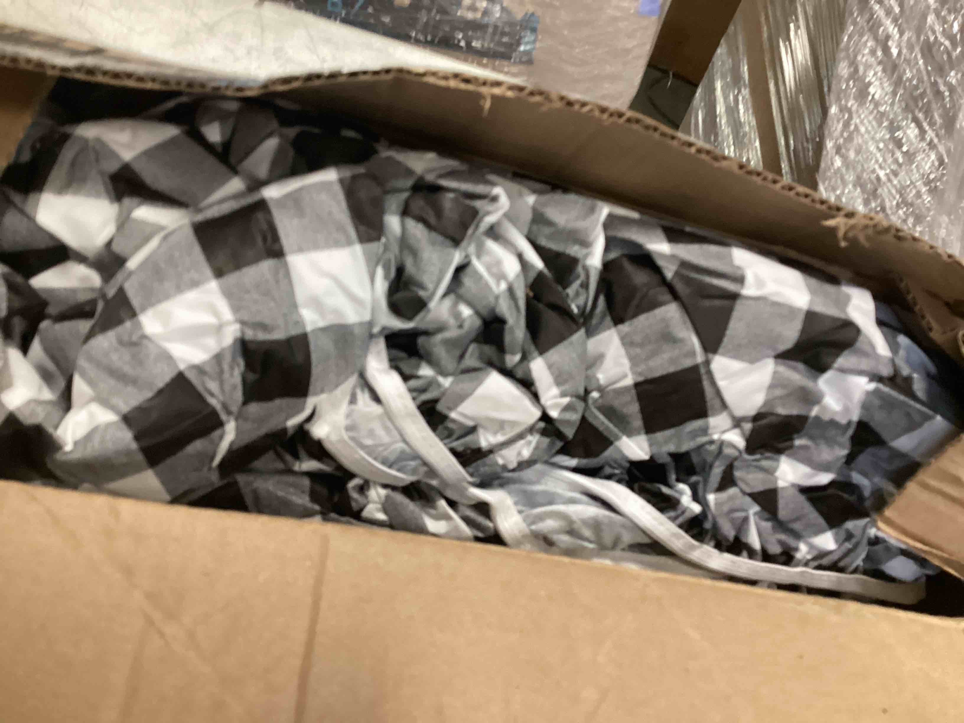 https://s3.amazonaws.com/lotting-images-prod/bidfta/YEL5173153_1723141682446.jpeg