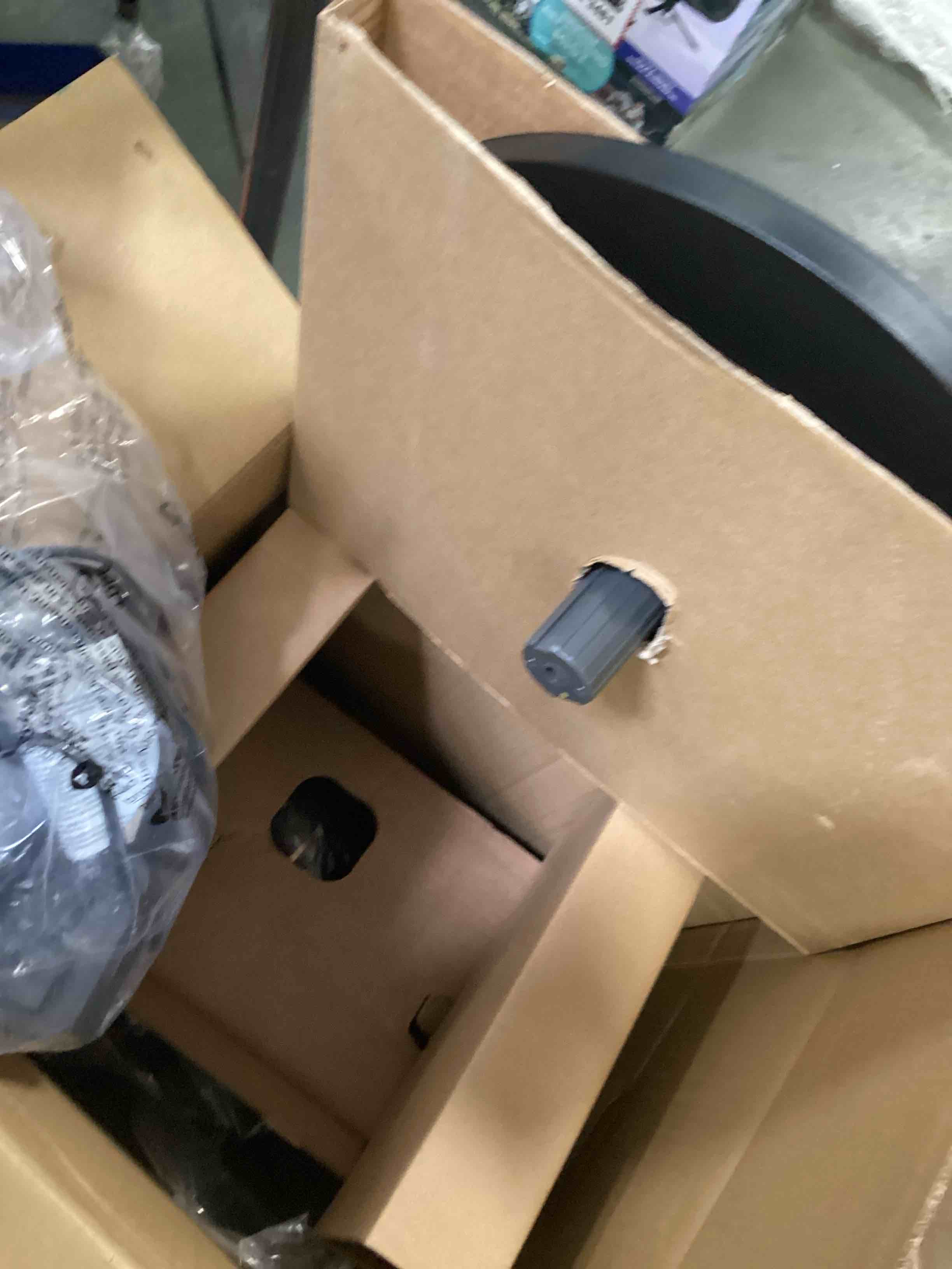 https://s3.amazonaws.com/lotting-images-prod/bidfta/YEL5173535_1723562952149.jpeg