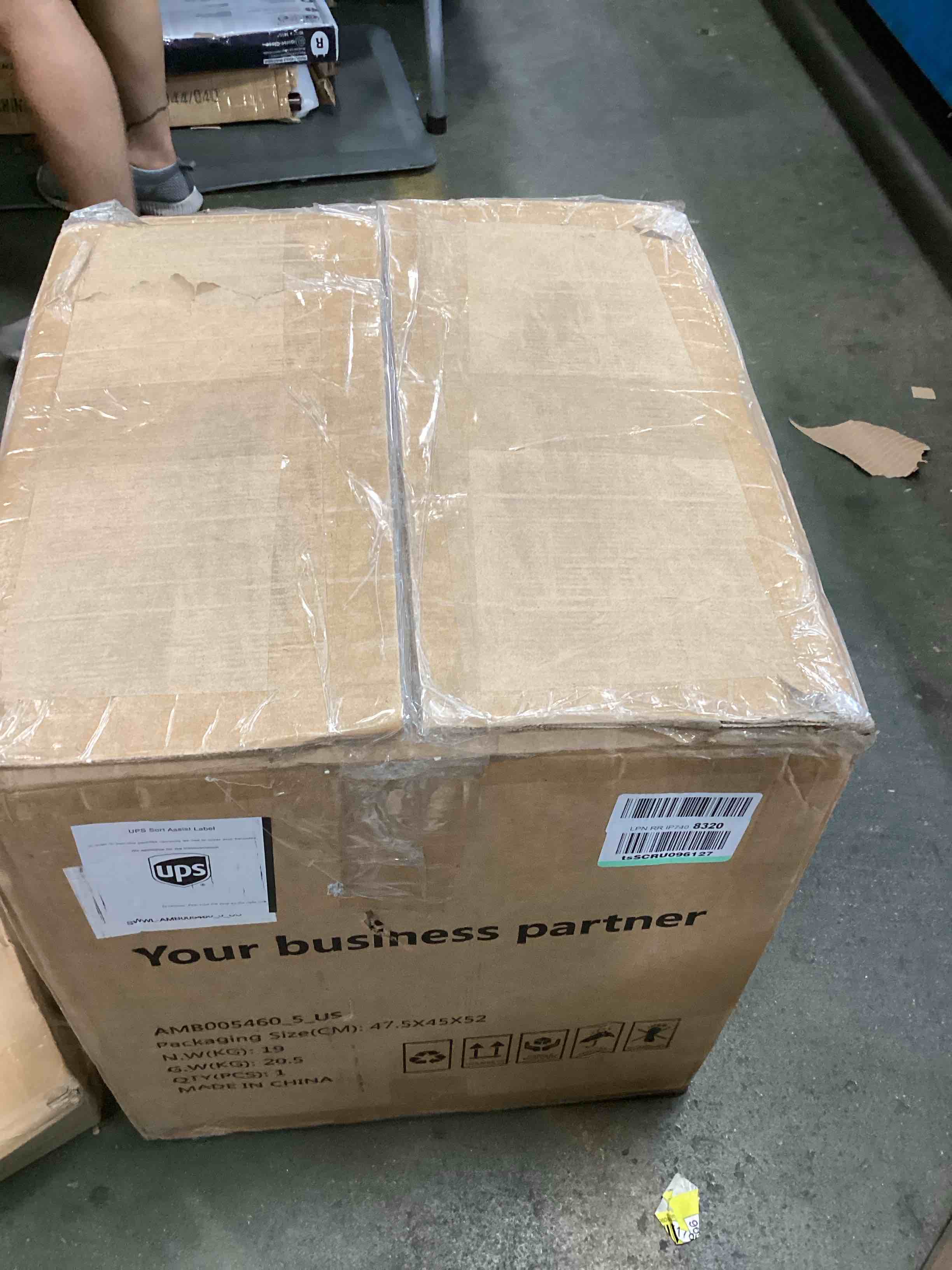 https://s3.amazonaws.com/lotting-images-prod/bidfta/YEL5178105_1721072980879.jpeg