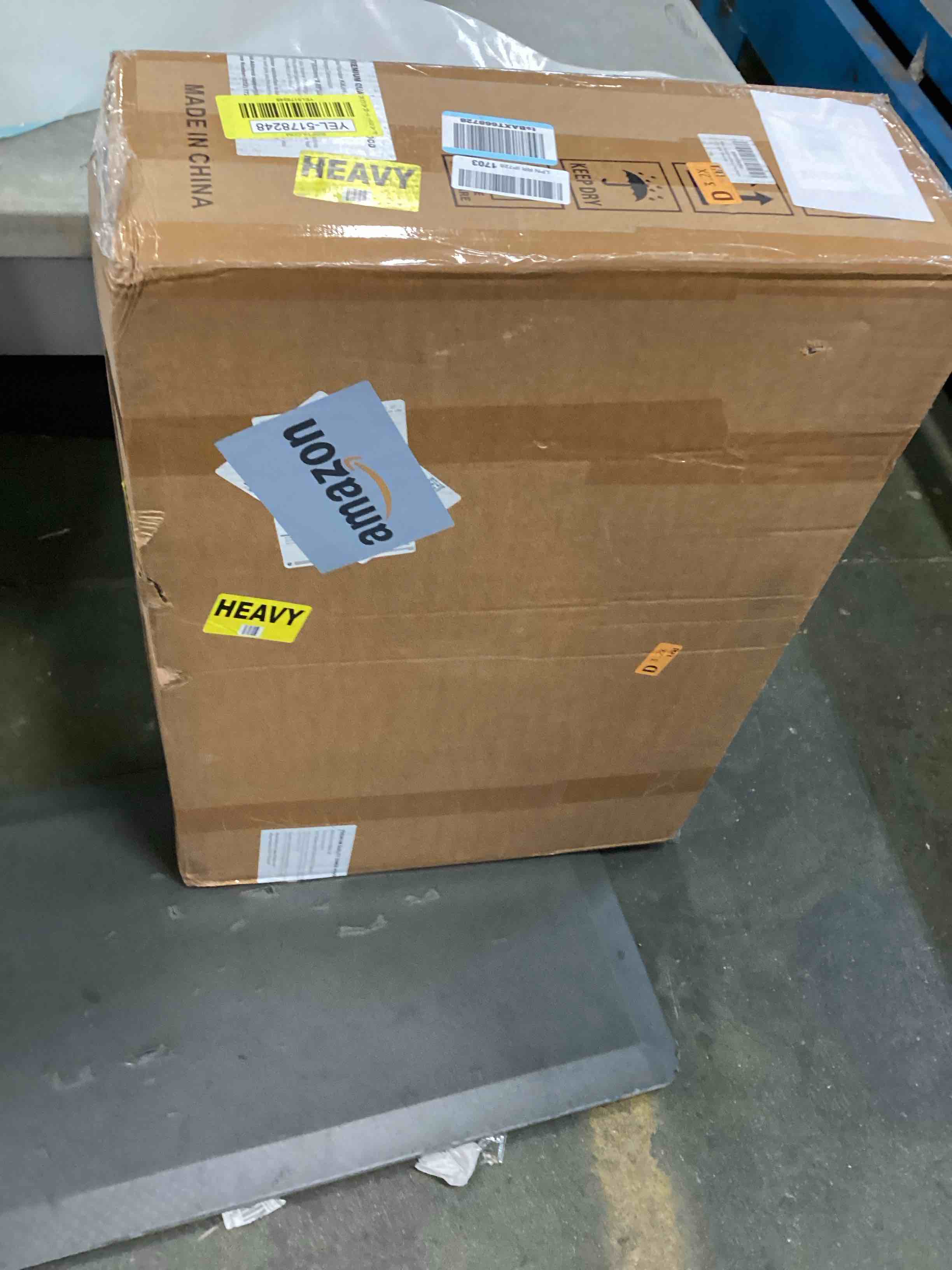 https://s3.amazonaws.com/lotting-images-prod/bidfta/YEL5178248_1721144324586.jpeg