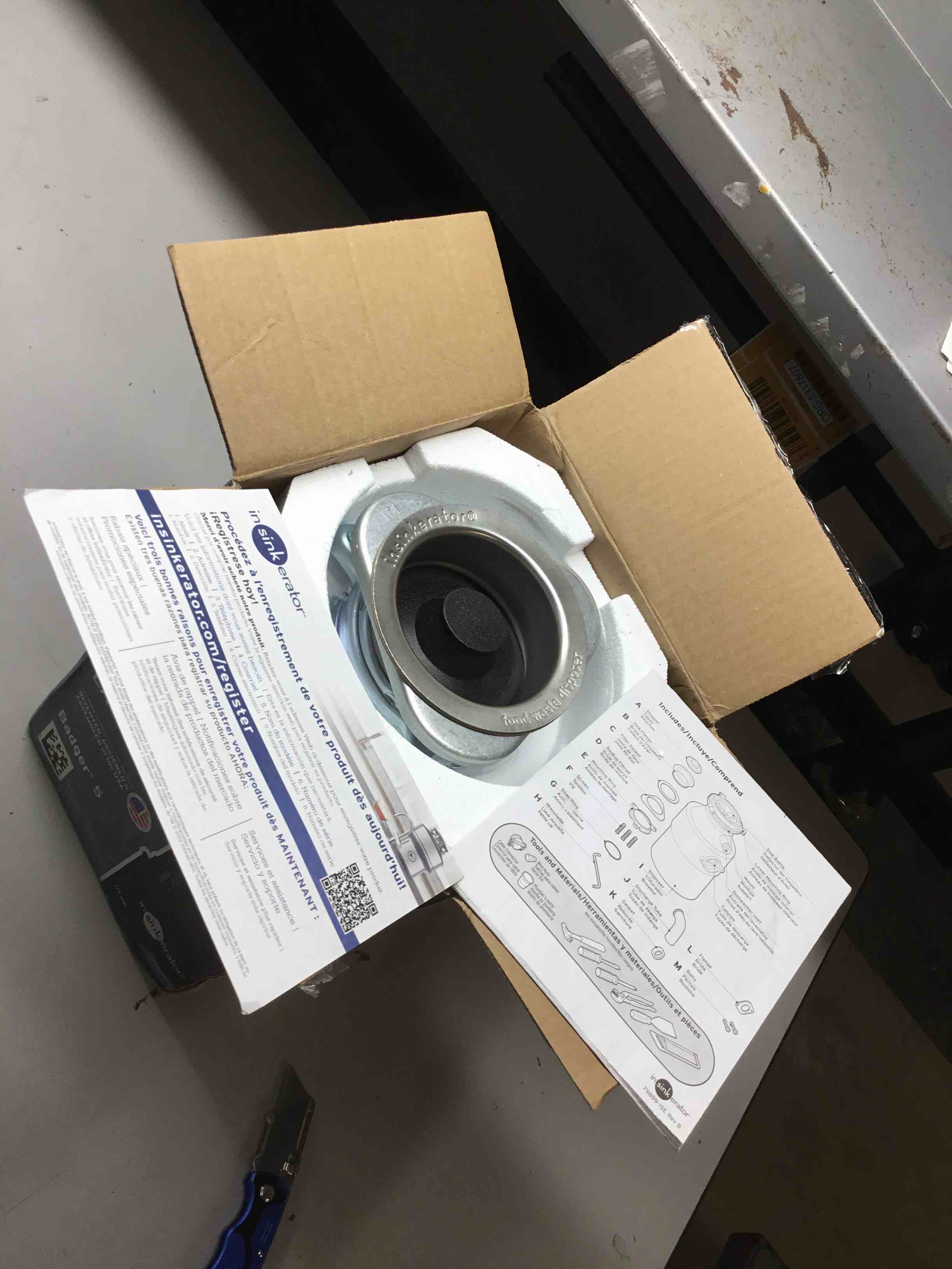 https://s3.amazonaws.com/lotting-images-prod/bidfta/YEL5179109_1710854186280.jpeg
