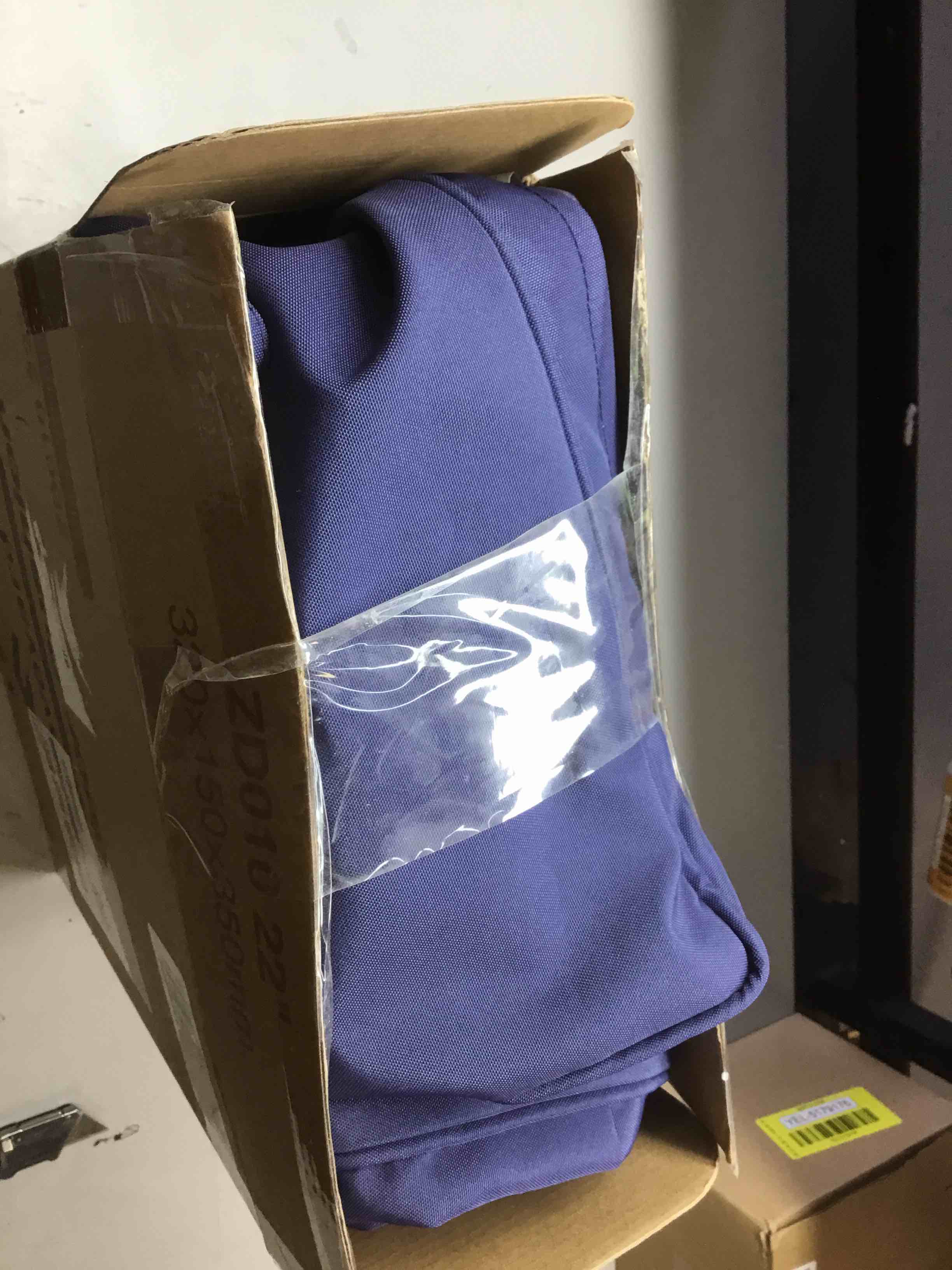 https://s3.amazonaws.com/lotting-images-prod/bidfta/YEL5179177_1710870861695.jpeg