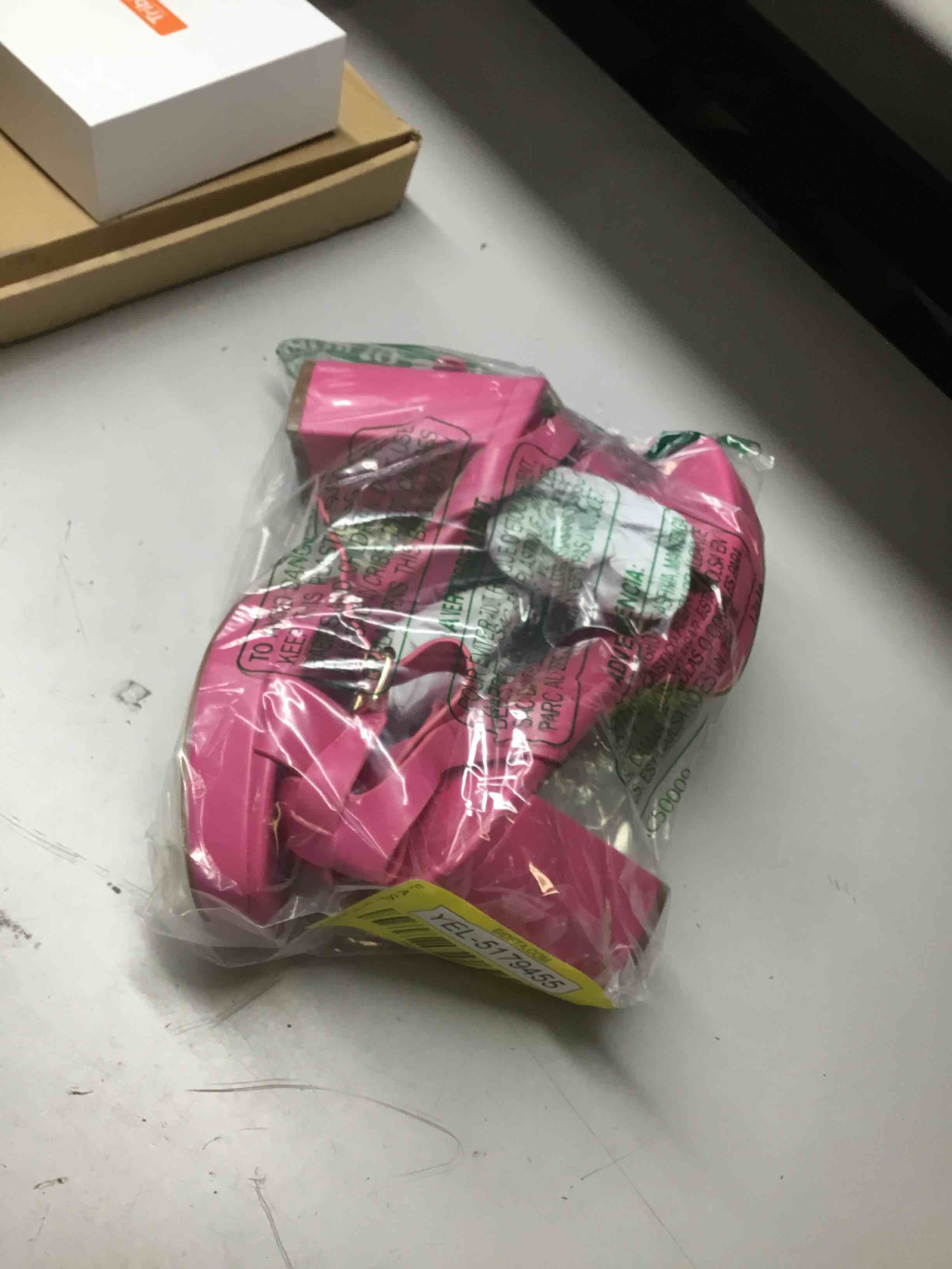 https://s3.amazonaws.com/lotting-images-prod/bidfta/YEL5179455_1711379283516.jpeg