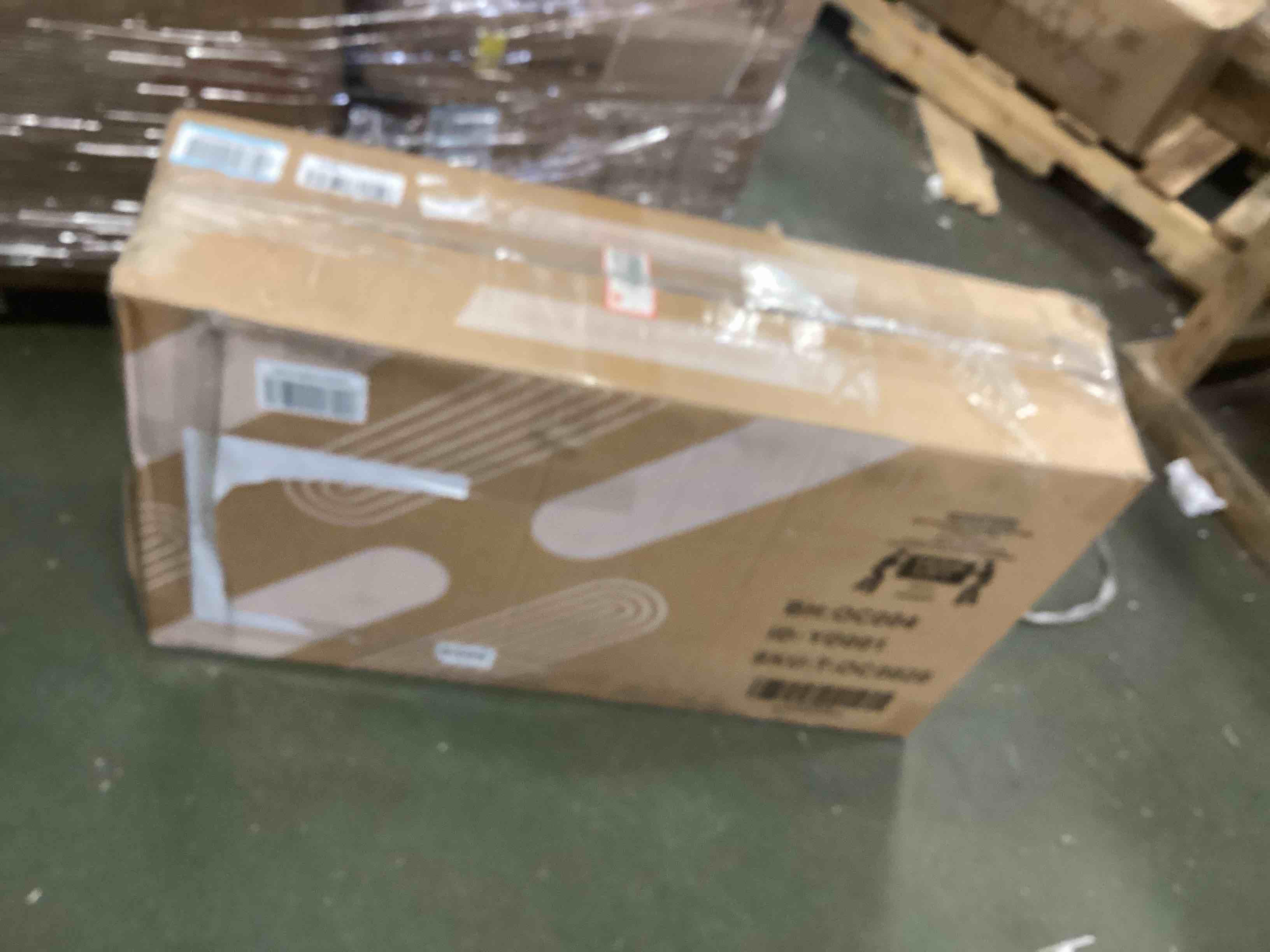 https://s3.amazonaws.com/lotting-images-prod/bidfta/YEL5180078_1704993357511.jpeg