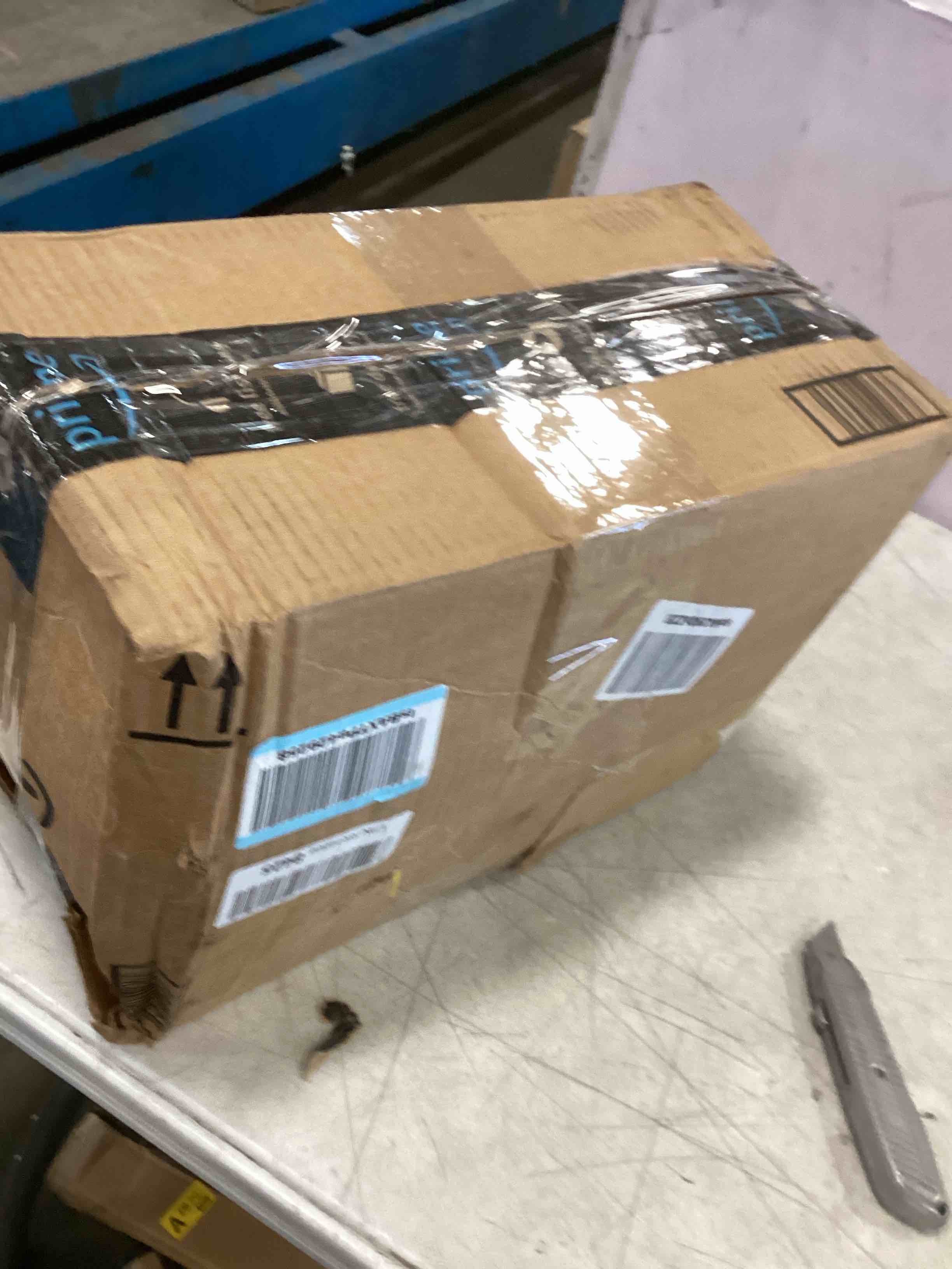 https://s3.amazonaws.com/lotting-images-prod/bidfta/YEL5180092_1704994356676.jpeg
