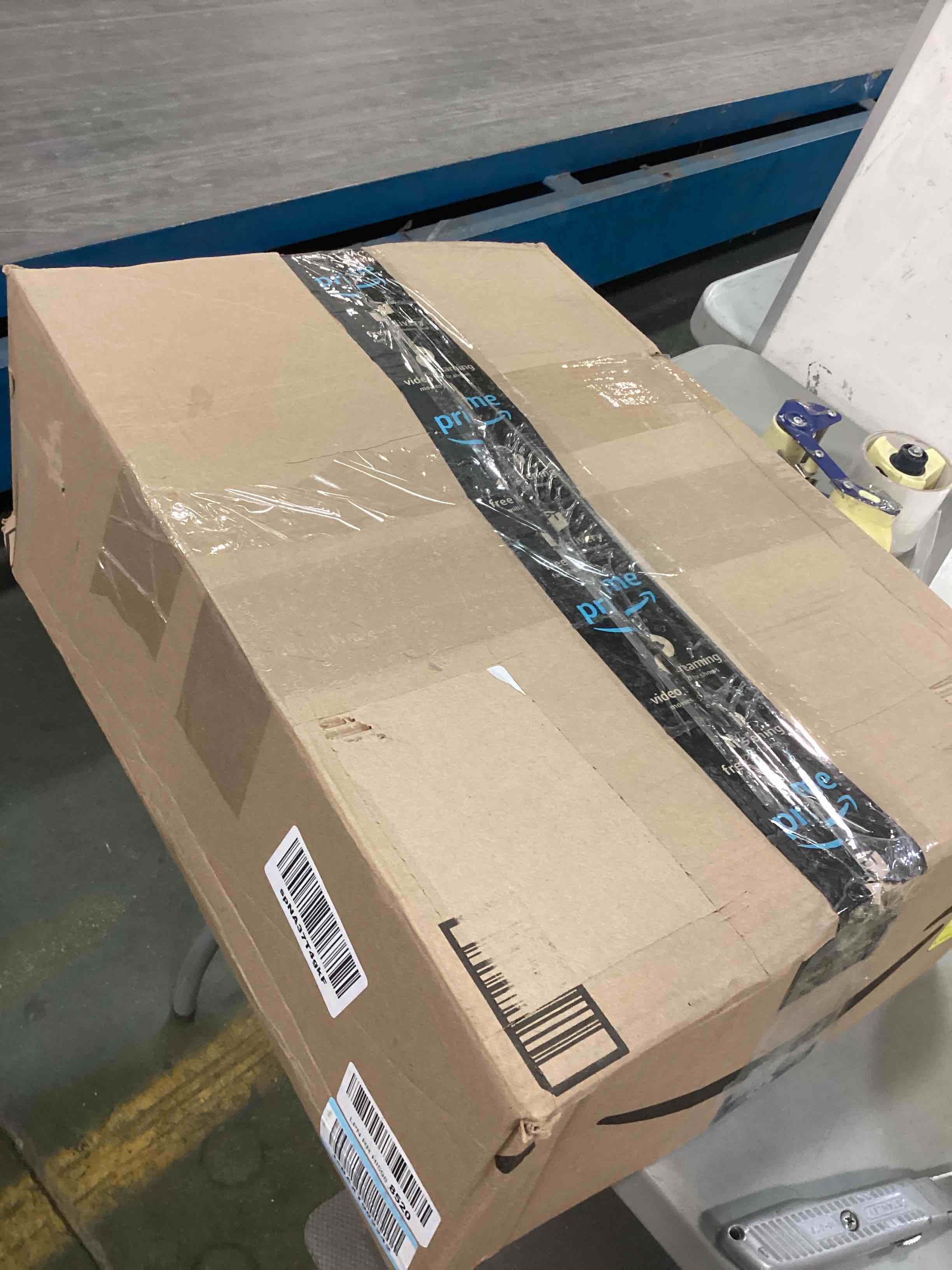 https://s3.amazonaws.com/lotting-images-prod/bidfta/YEL5180613_1705153029111.jpeg