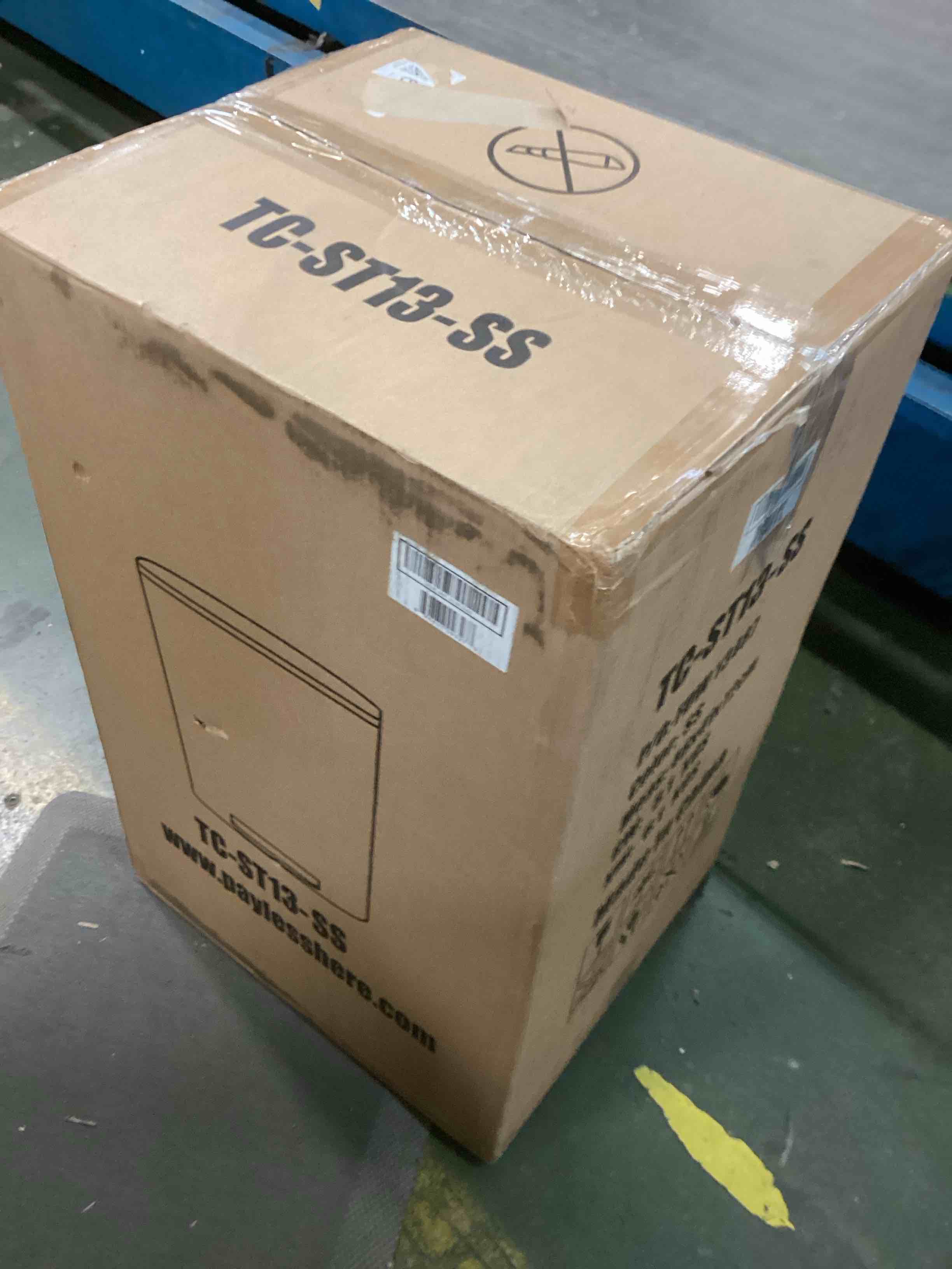 https://s3.amazonaws.com/lotting-images-prod/bidfta/YEL5181306_1705420106907.jpeg