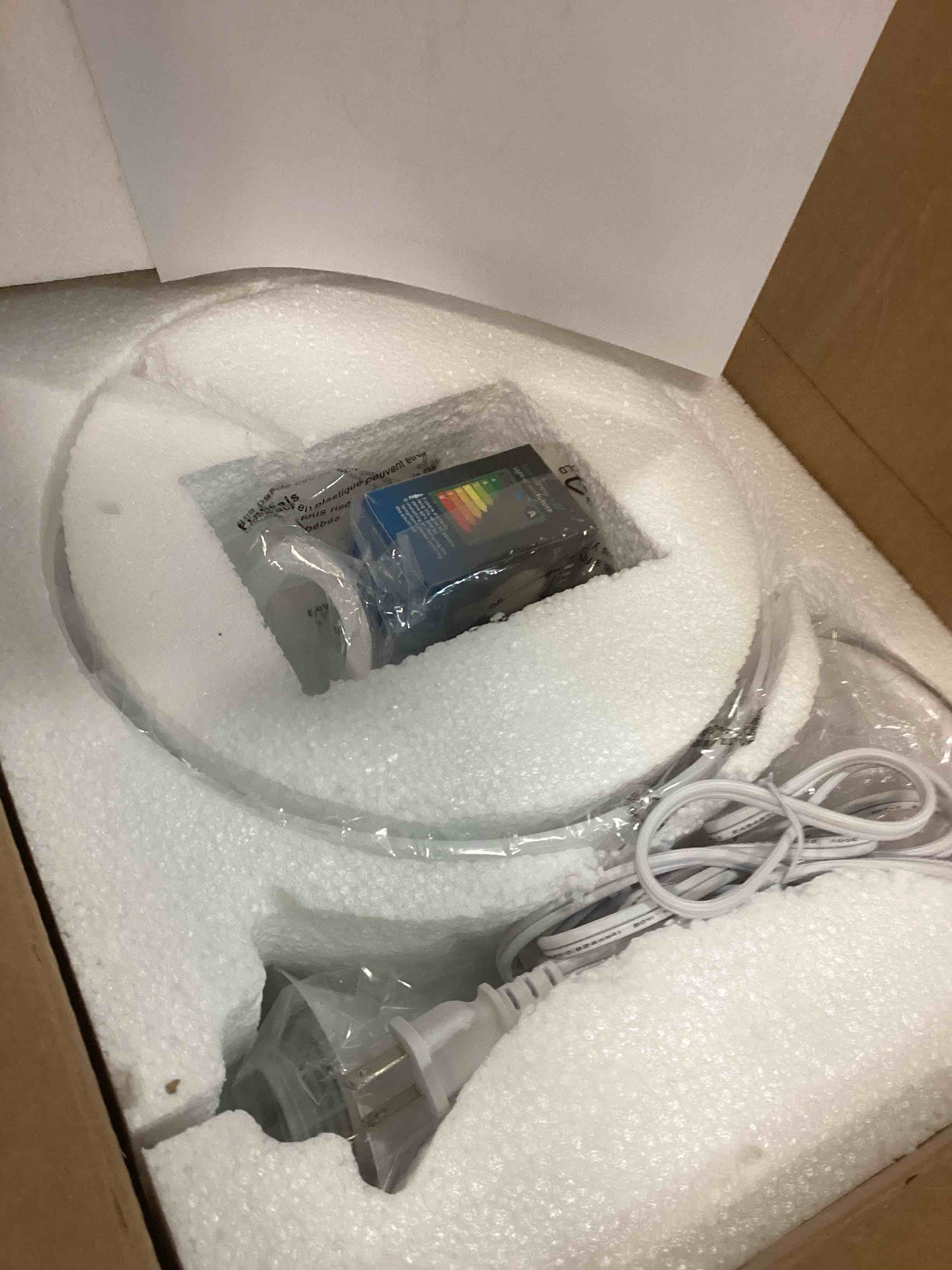 https://s3.amazonaws.com/lotting-images-prod/bidfta/YEL5181338_1705422415327.jpeg