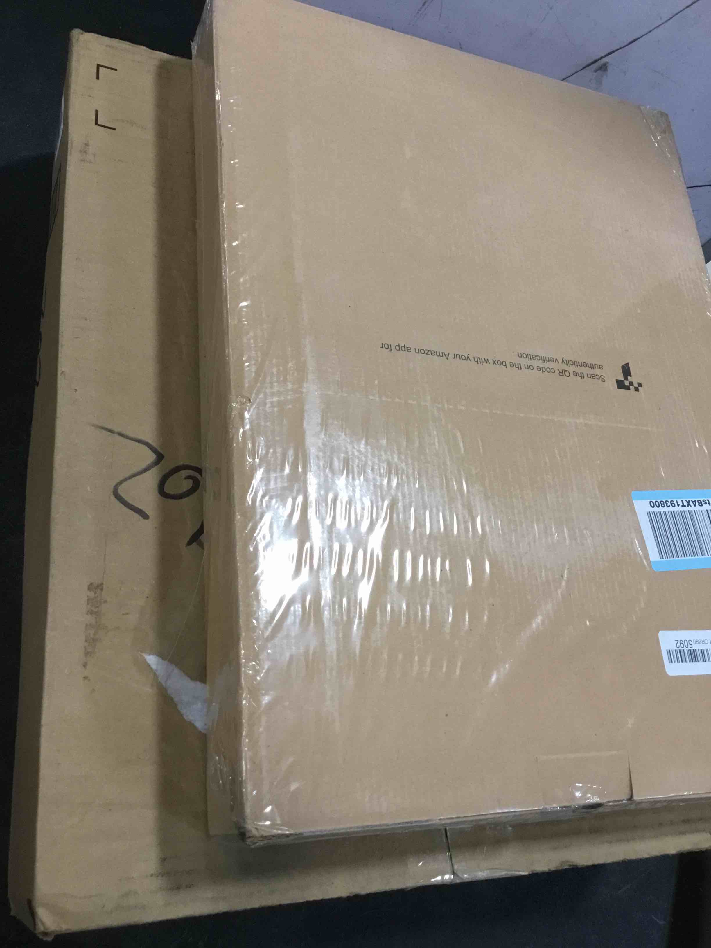 Assortment of Round Bowl Seats, fits all round toilets, (Different styles, colors and different sizes, from different brands) 