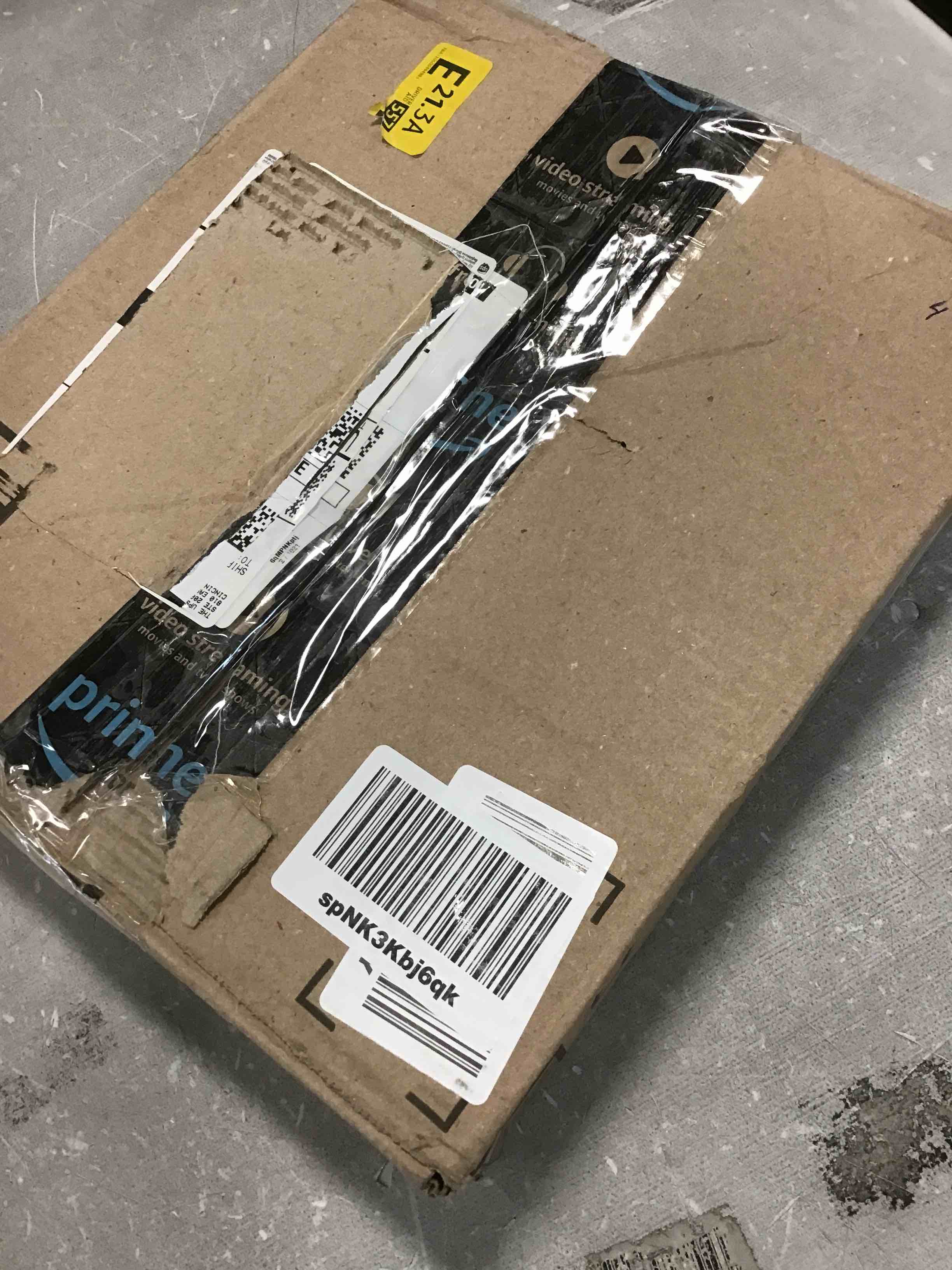 https://s3.amazonaws.com/lotting-images-prod/bidfta/YEL5184130_1705342787074.jpeg