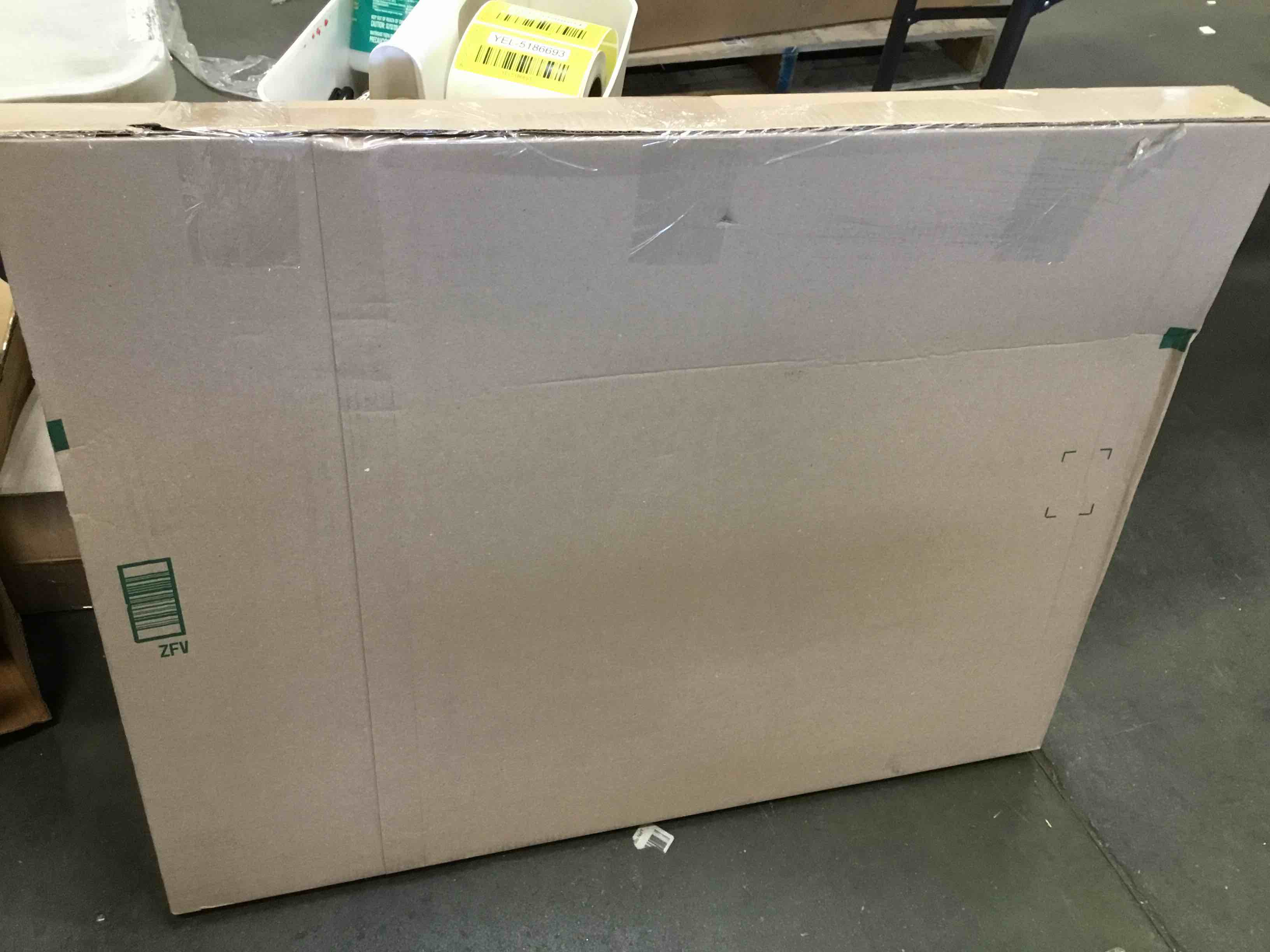 https://s3.amazonaws.com/lotting-images-prod/bidfta/YEL5186693_1704996836282.jpeg