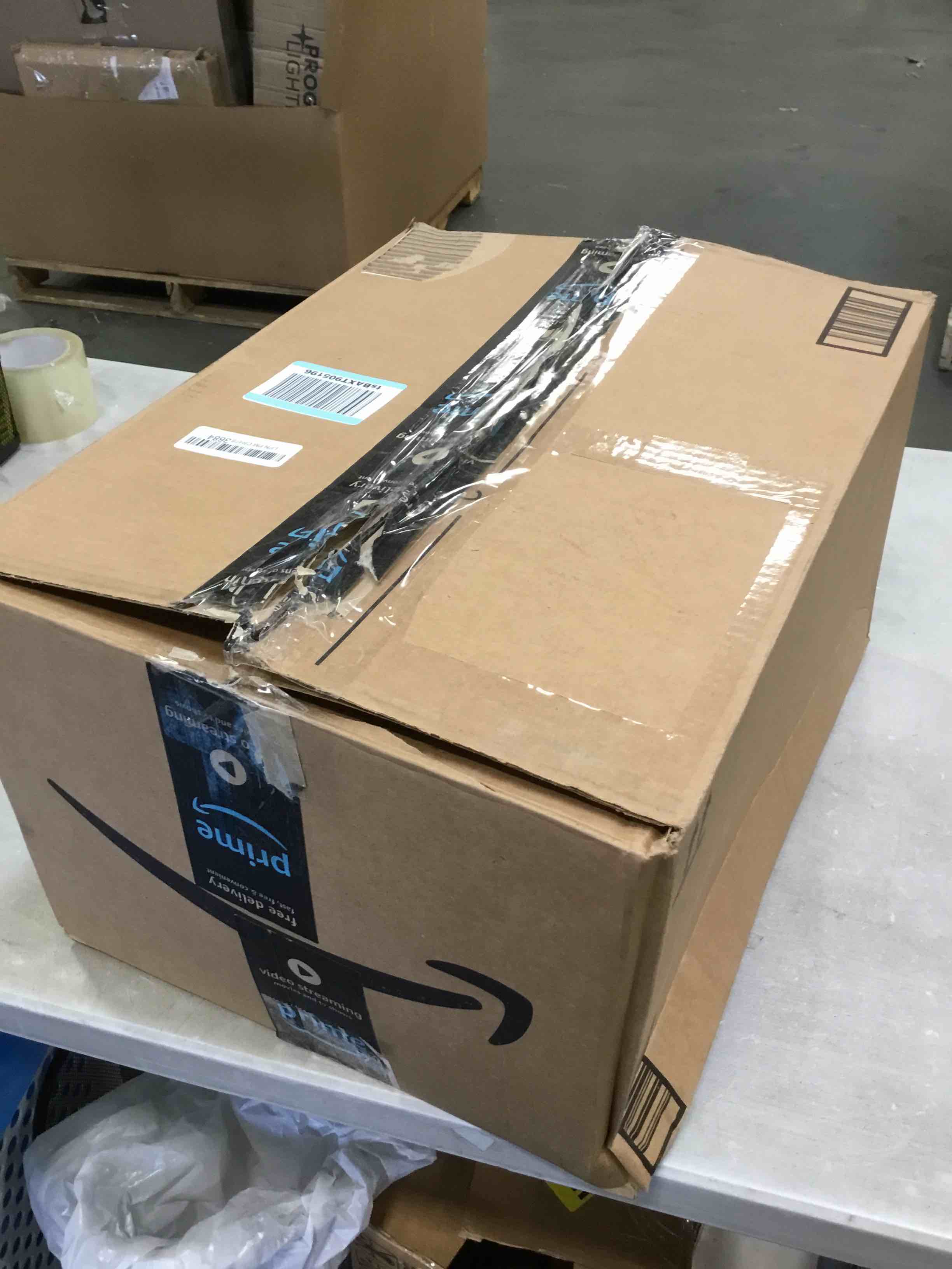 https://s3.amazonaws.com/lotting-images-prod/bidfta/YEL5186718_1705002486296.jpeg