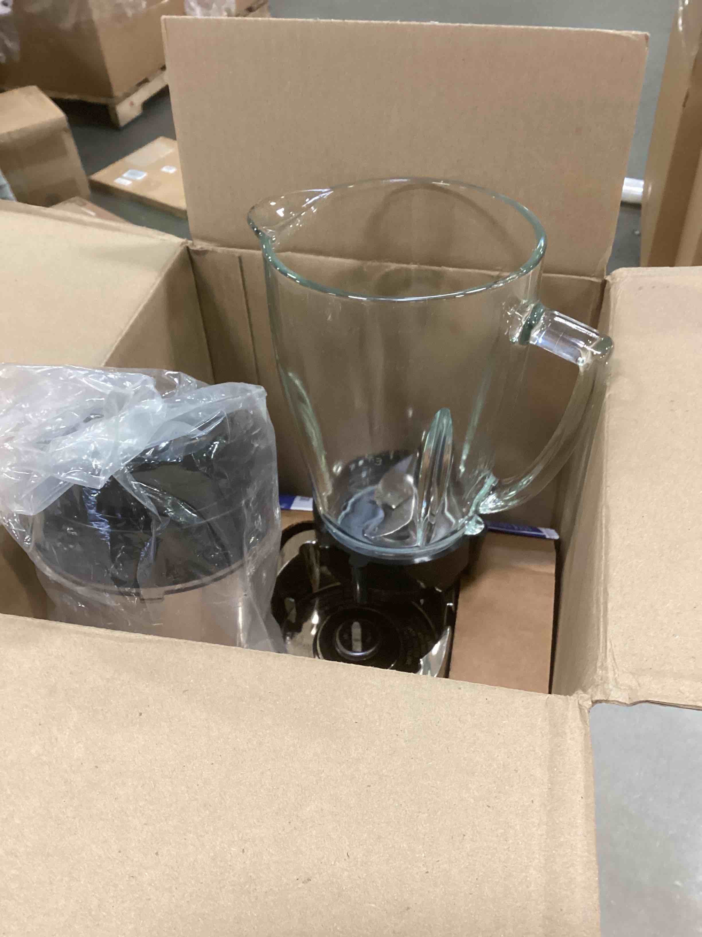 https://s3.amazonaws.com/lotting-images-prod/bidfta/YEL5186939_1705092740349.jpeg