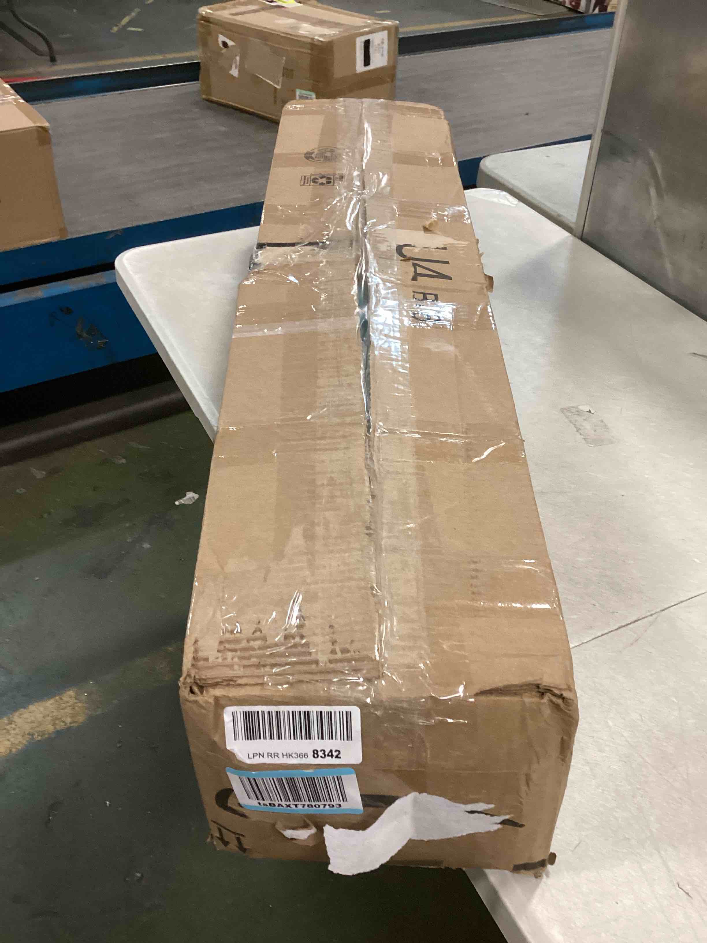 https://s3.amazonaws.com/lotting-images-prod/bidfta/YEL5186950_1705148234359.jpeg