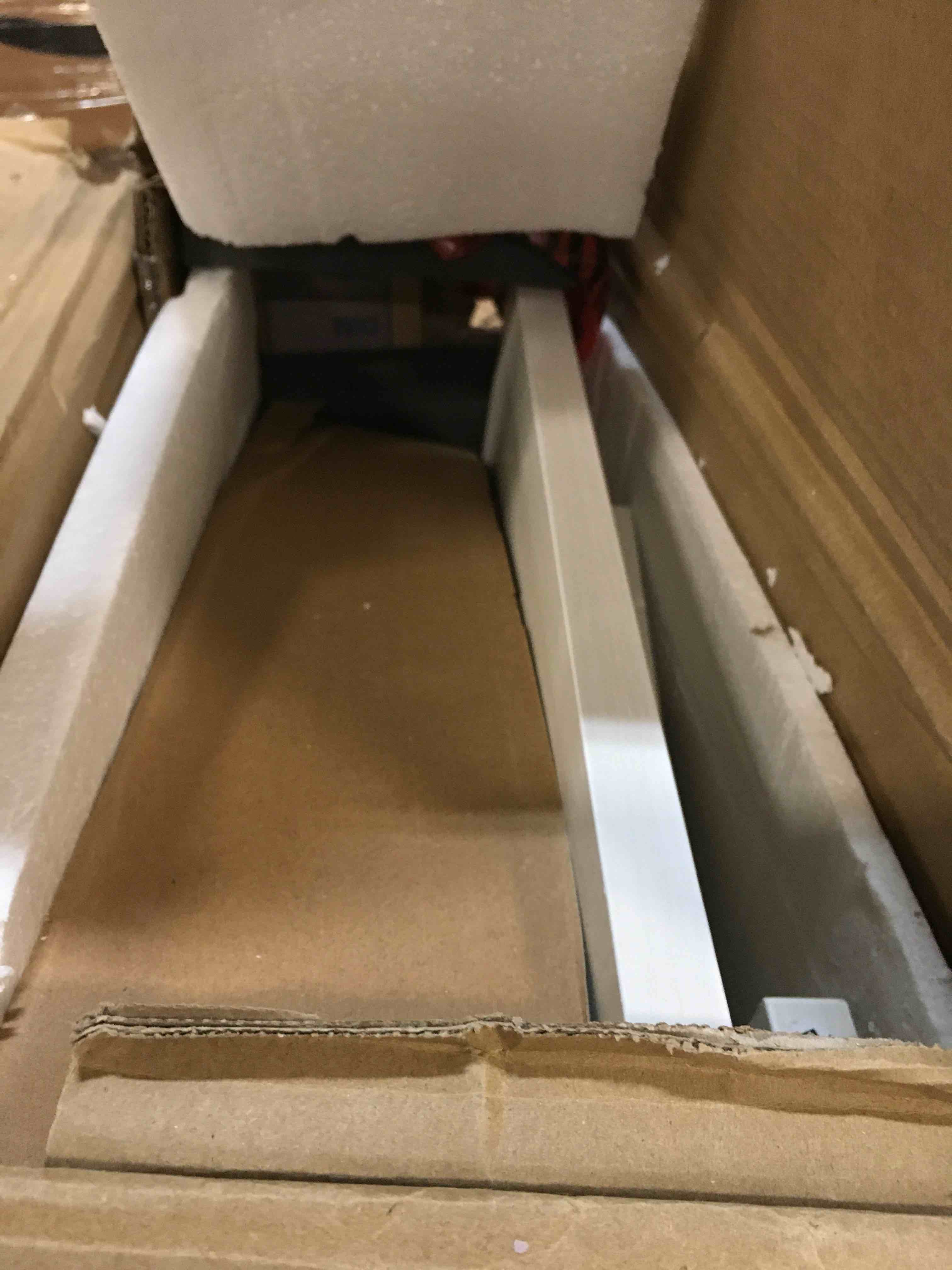 https://s3.amazonaws.com/lotting-images-prod/bidfta/YEL5189040_1705076360880.jpeg