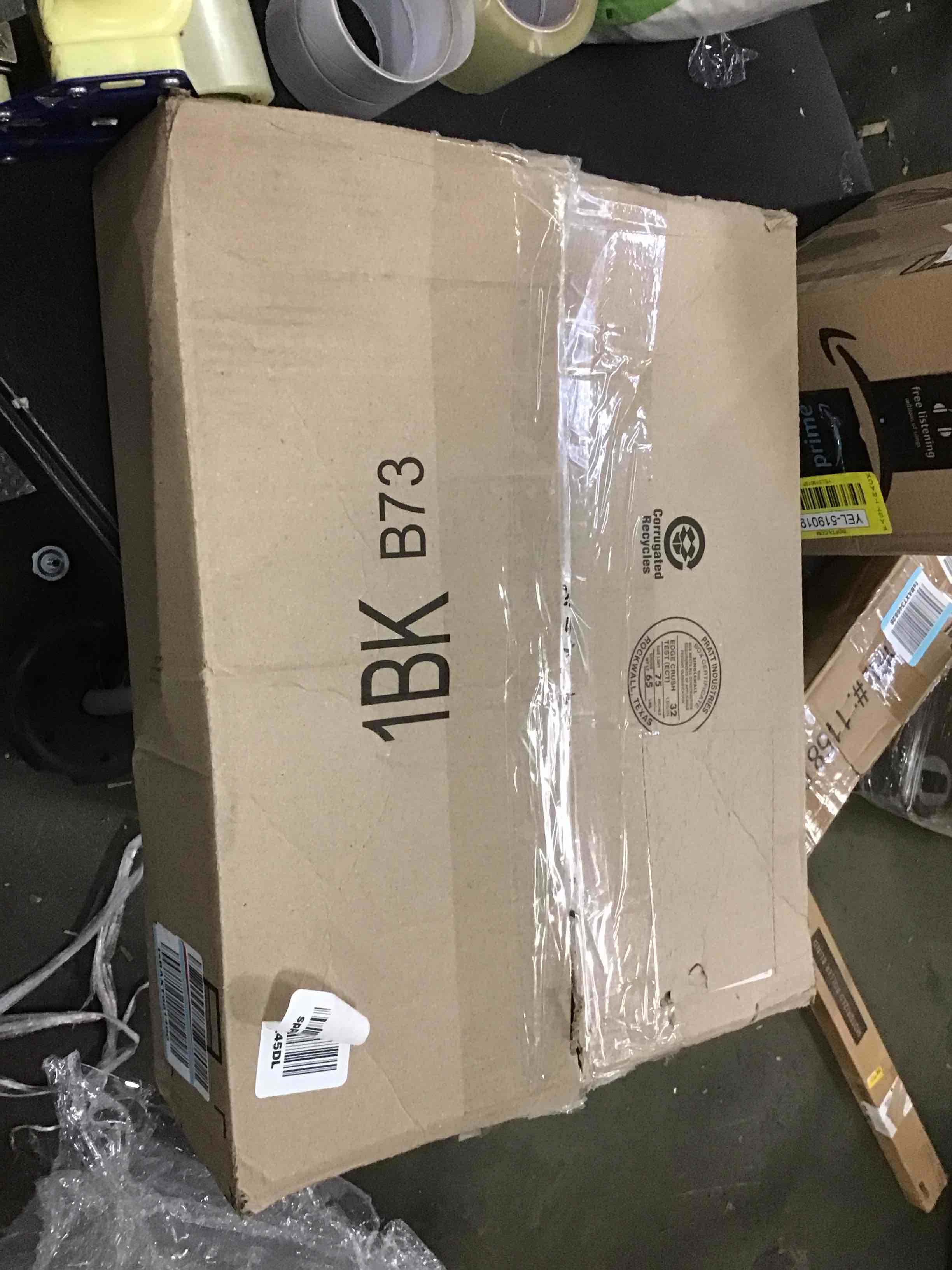 https://s3.amazonaws.com/lotting-images-prod/bidfta/YEL5190200_1706197553573.jpeg