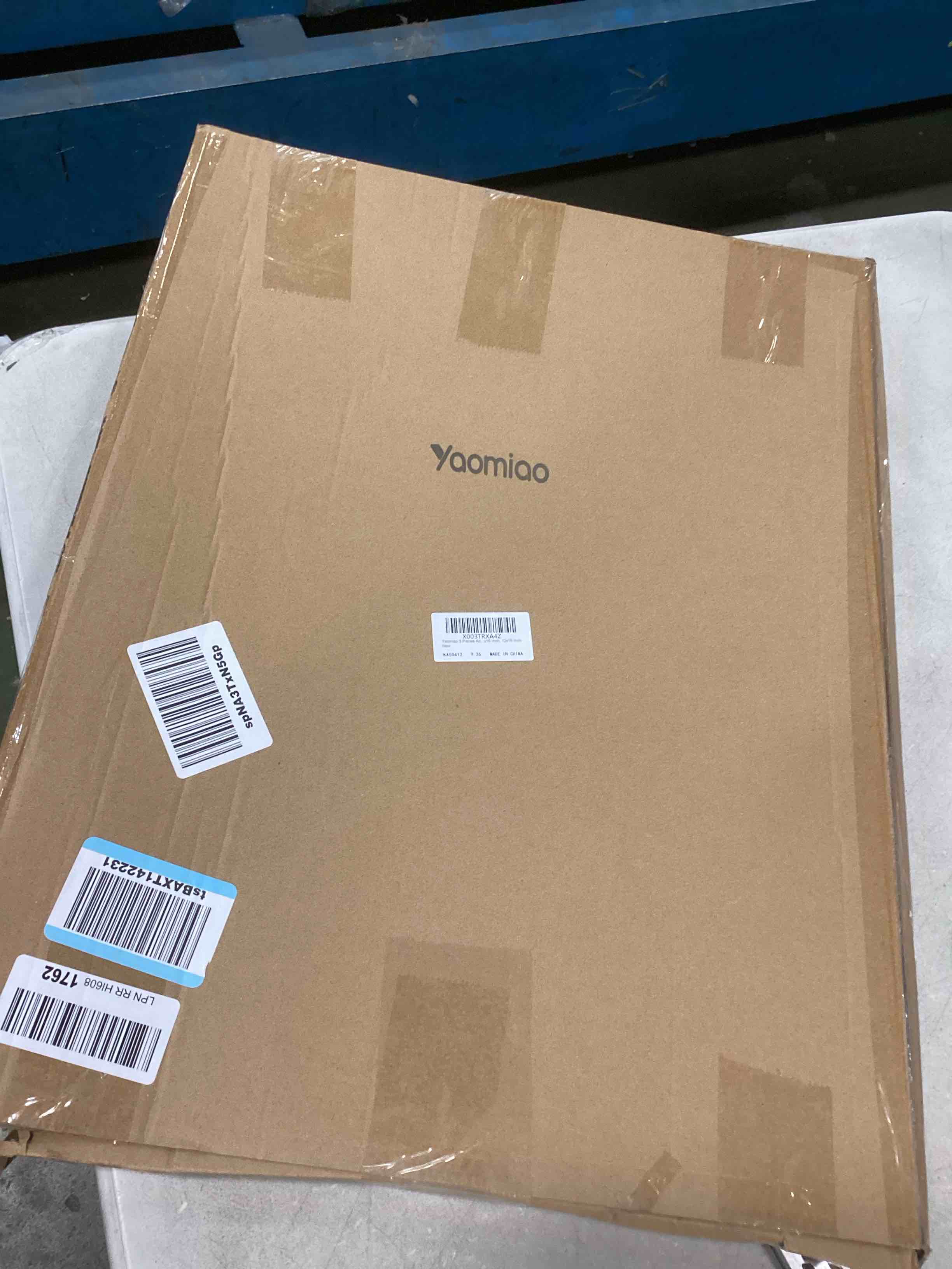 https://s3.amazonaws.com/lotting-images-prod/bidfta/YEL5190915_1704975103504.jpeg