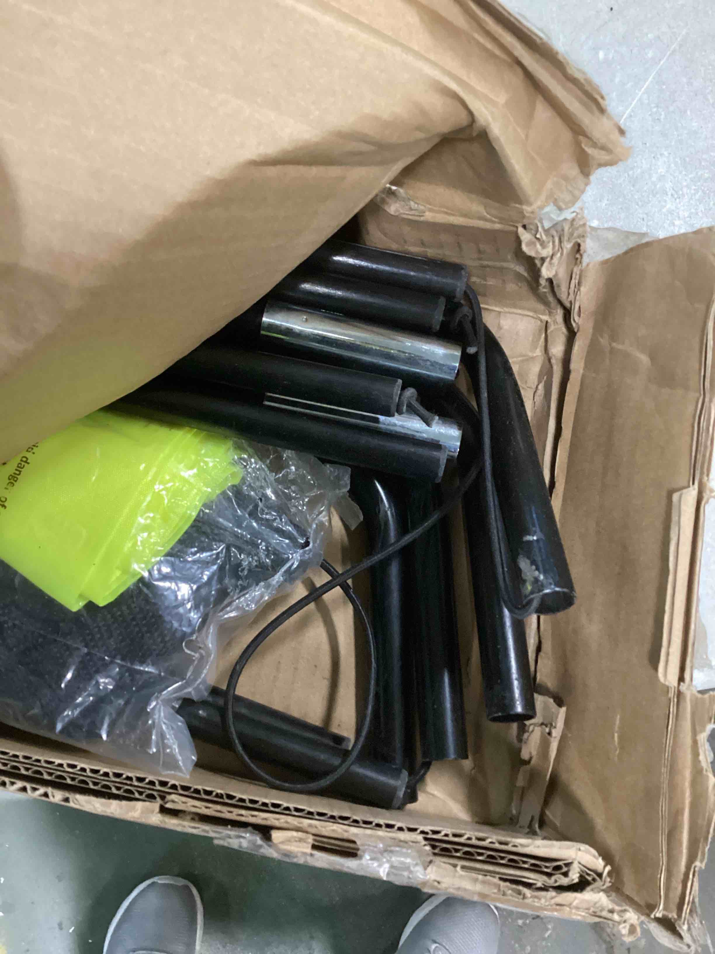 https://s3.amazonaws.com/lotting-images-prod/bidfta/YEL5190966_1704981900719.jpeg
