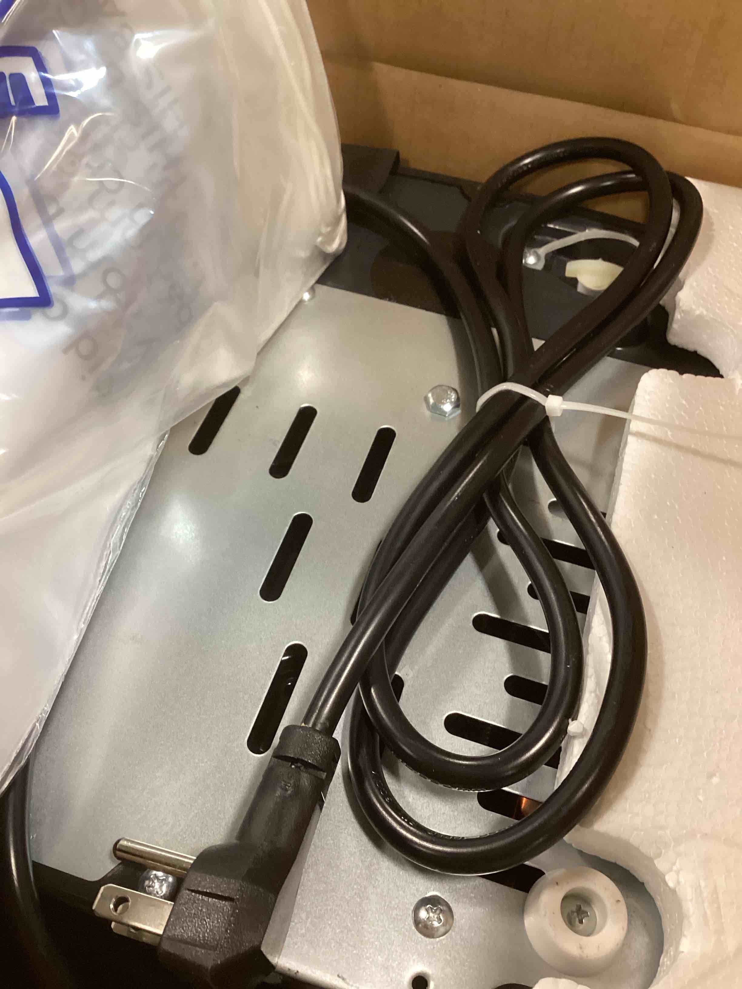 https://s3.amazonaws.com/lotting-images-prod/bidfta/YEL5191208_1705067011036.jpeg
