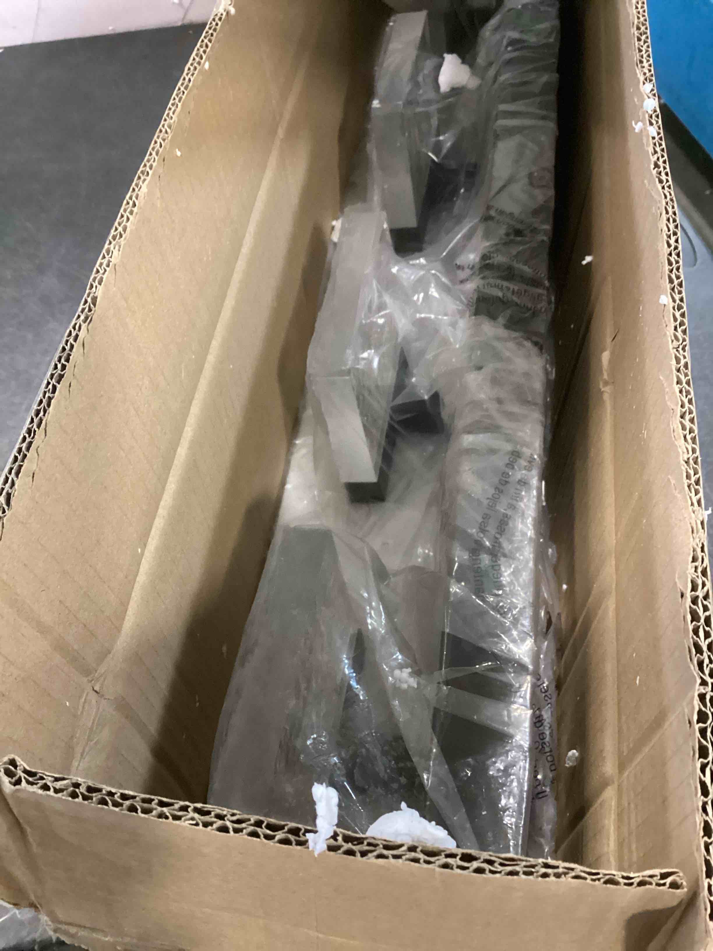 https://s3.amazonaws.com/lotting-images-prod/bidfta/YEL5191815_1705419750051.jpeg