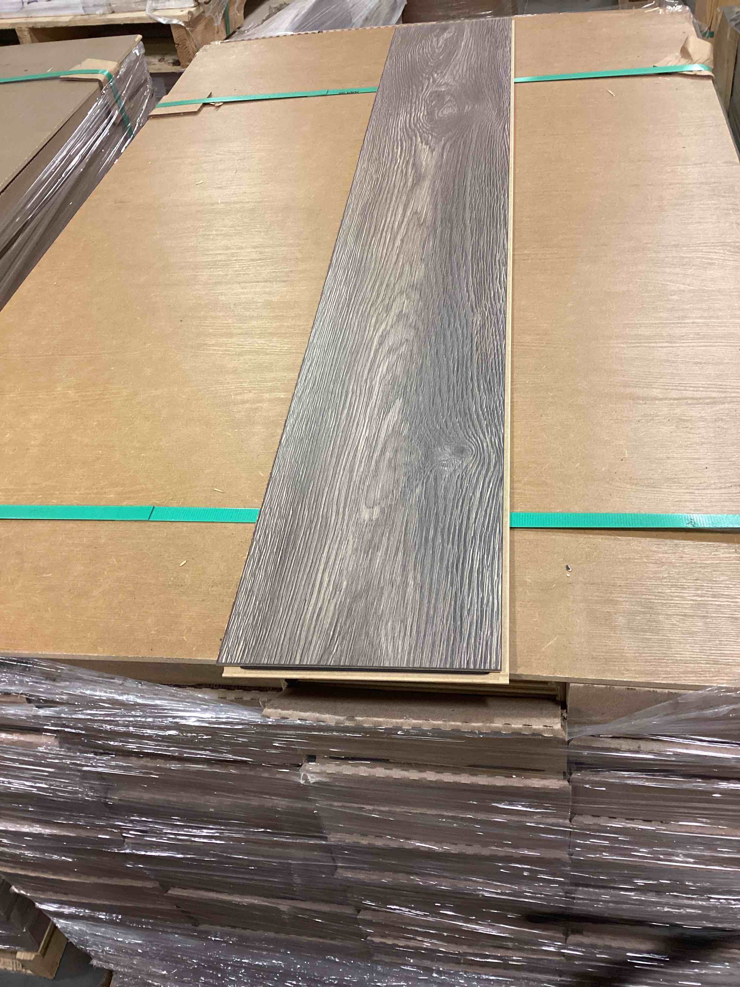 56 boxes 1,376.59 sq ft 7.75 x 50.75 7 mm laminate flooring your bid per sq ft 