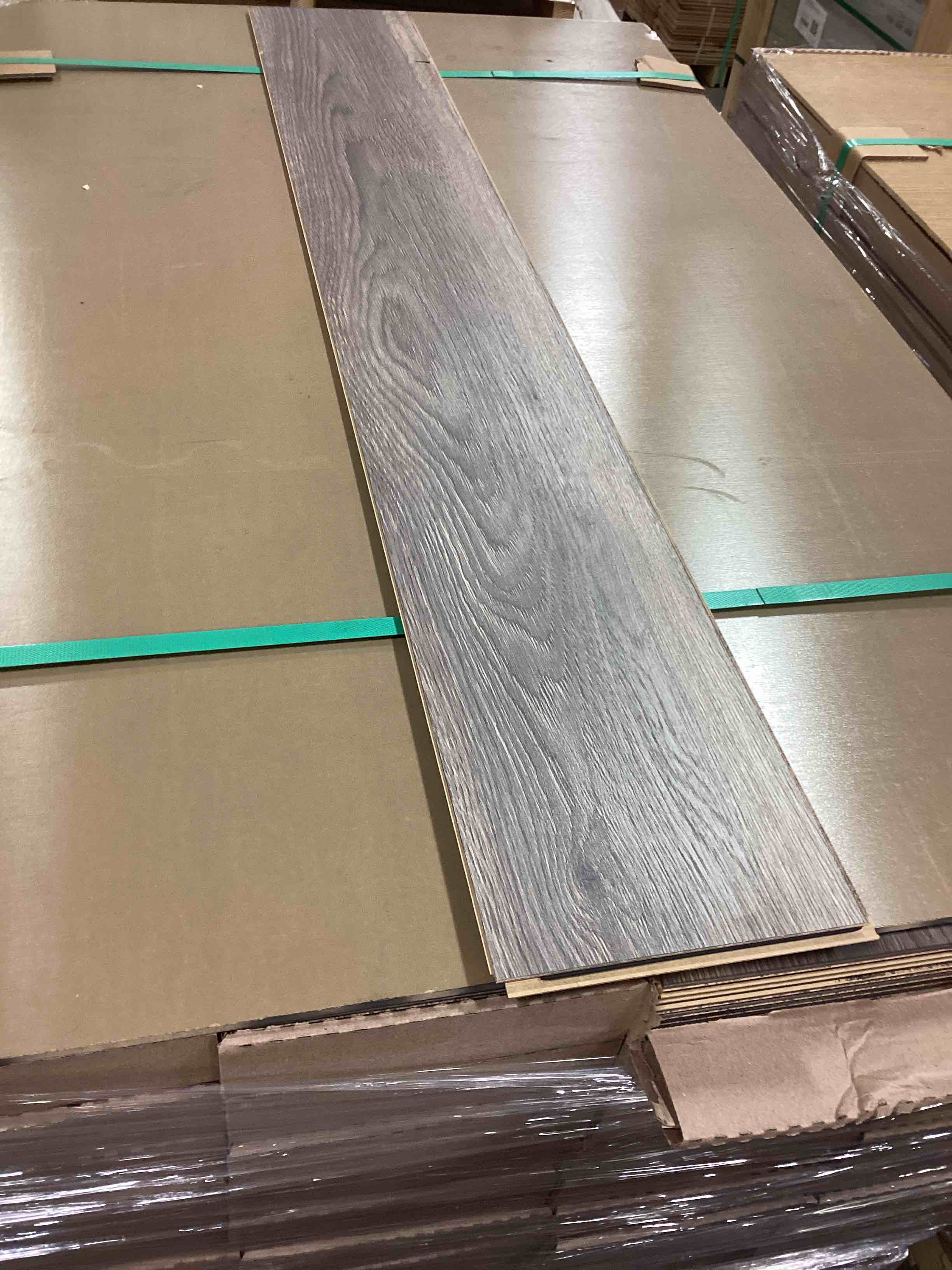 56 boxes 1,376.59 sq ft 7.75 x 50.75 7 mm laminate flooring your bid per sq ft 